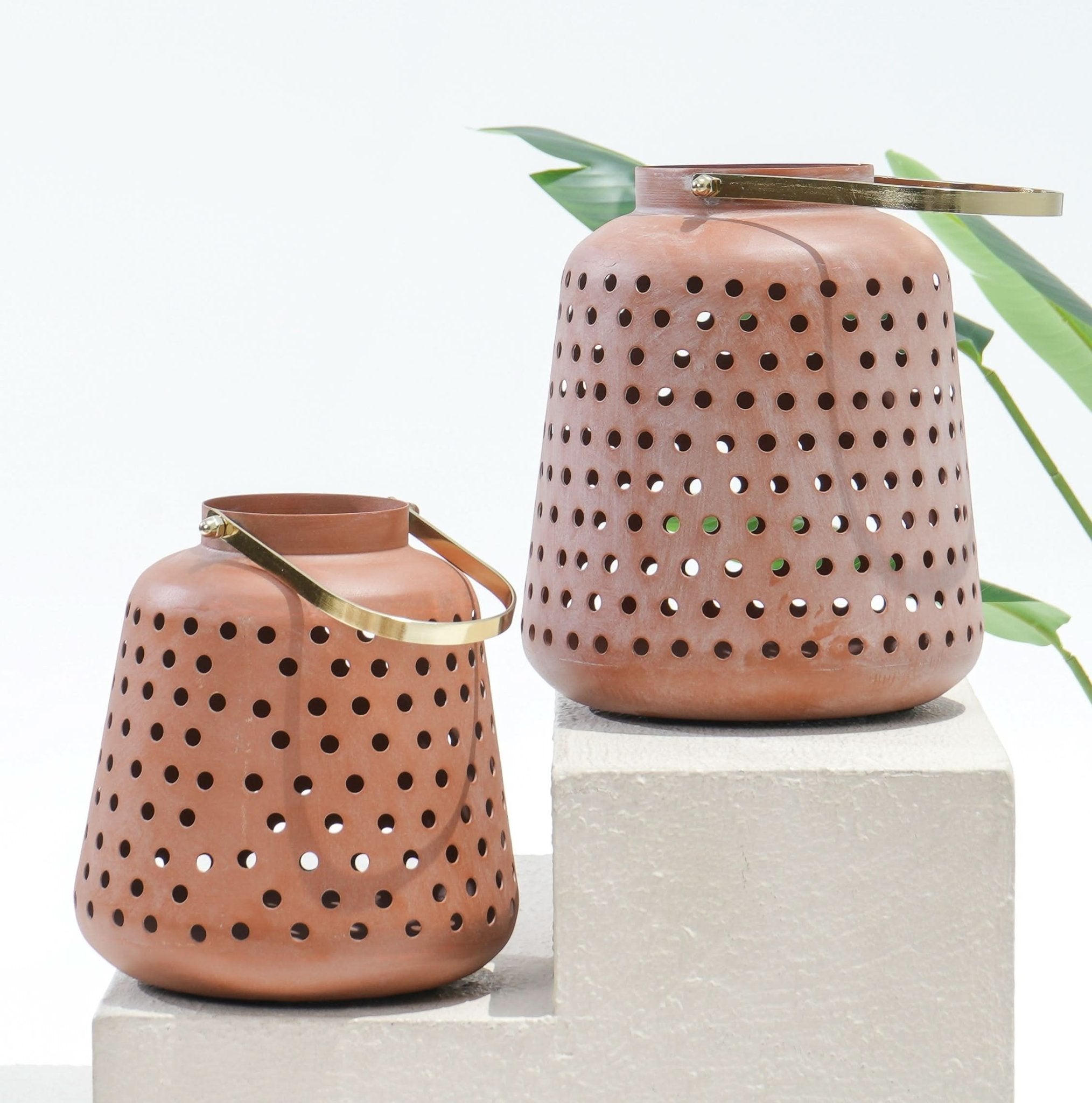 LUXURIOUS SMALL HURRICANE - Art and craft furniture