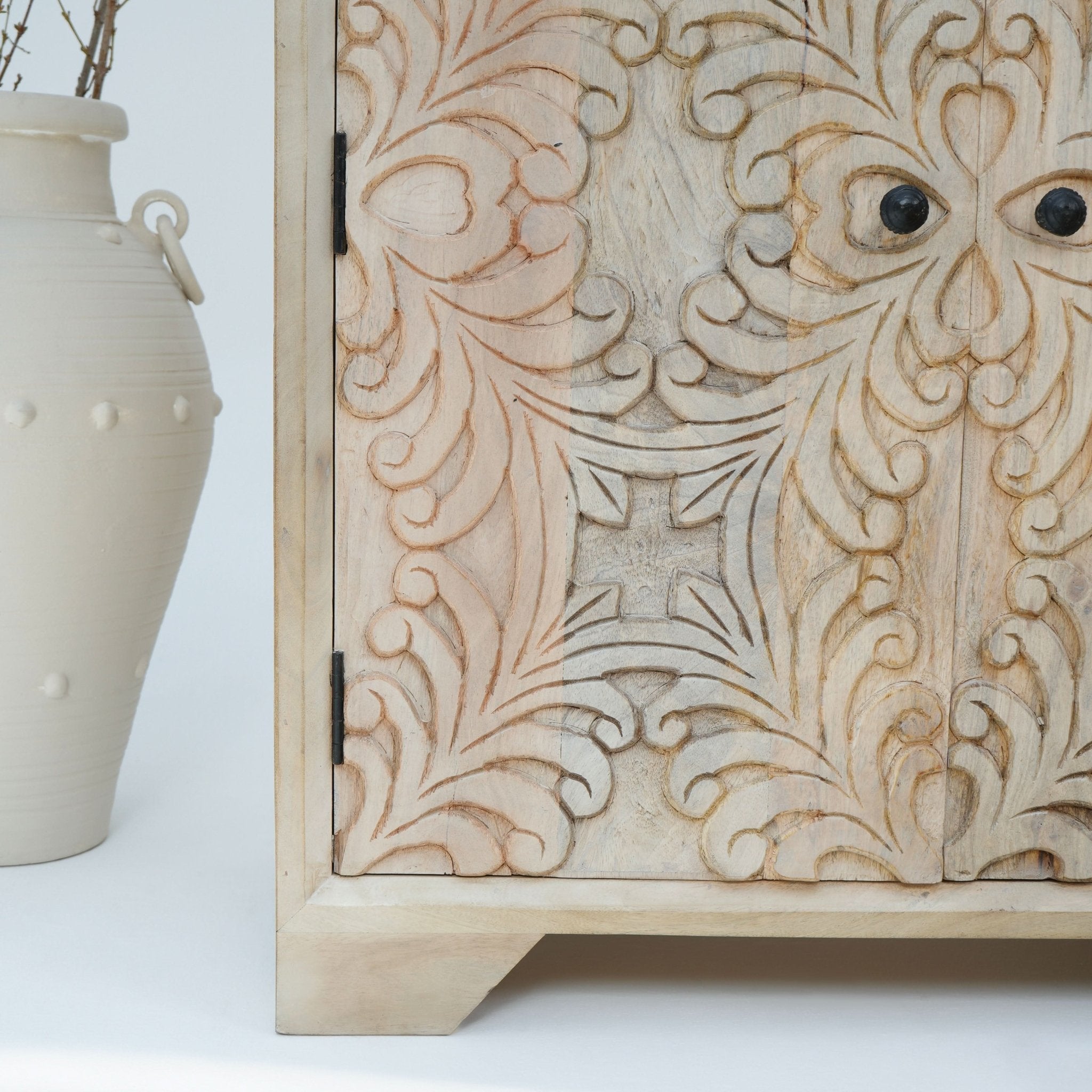 MANGO AURA CARVED SIDEBOARD - Art and craft furniture