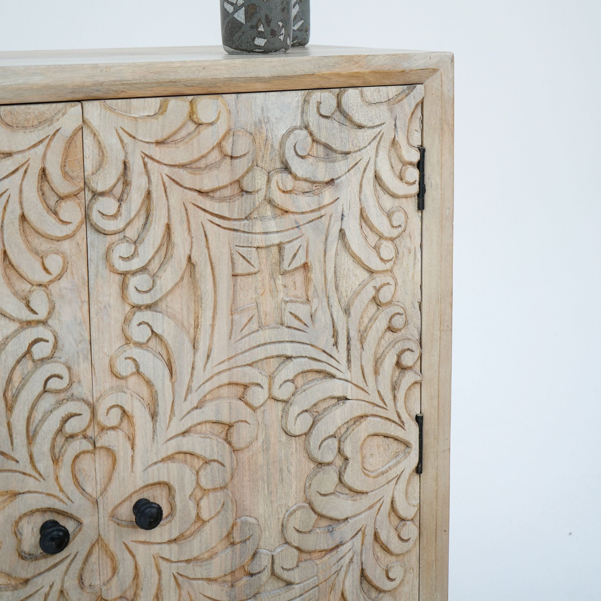 MANGO AURA CARVED SIDEBOARD - Art and craft furniture