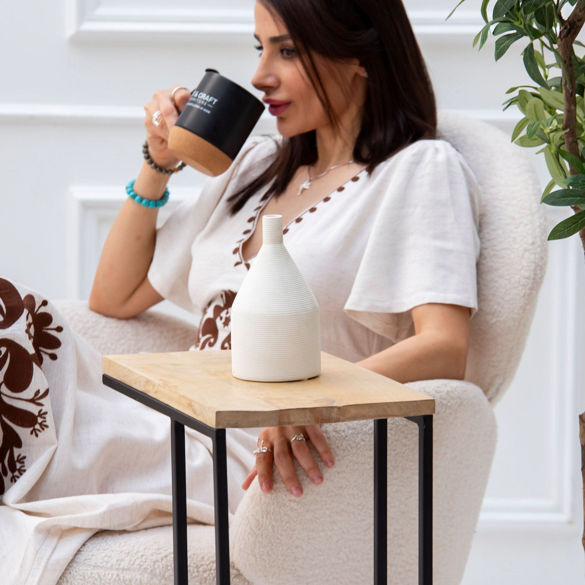 MANGOEDGE SIDE TABLE - Art and craft furniture