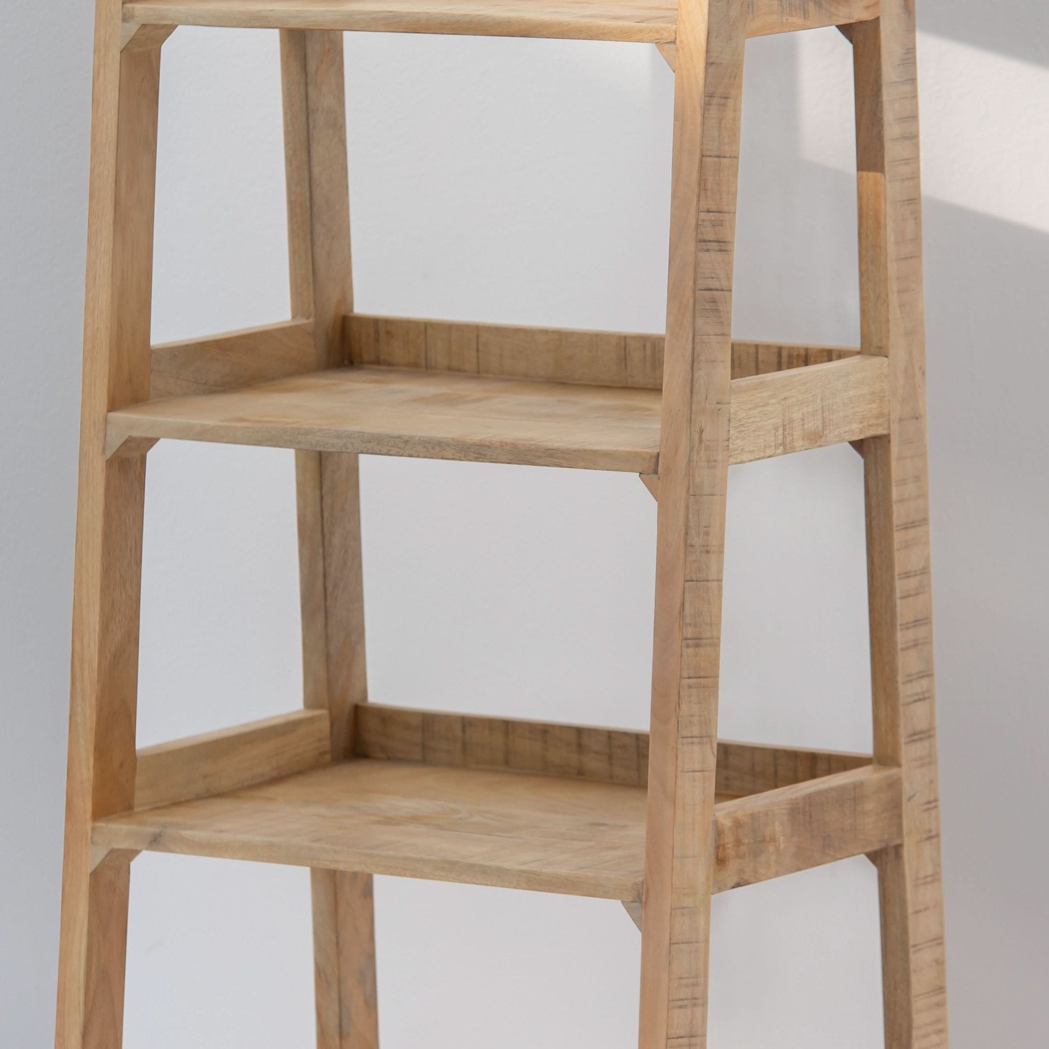 MANGOEDGE WOODEN BOOKSHELF - Art and craft furniture