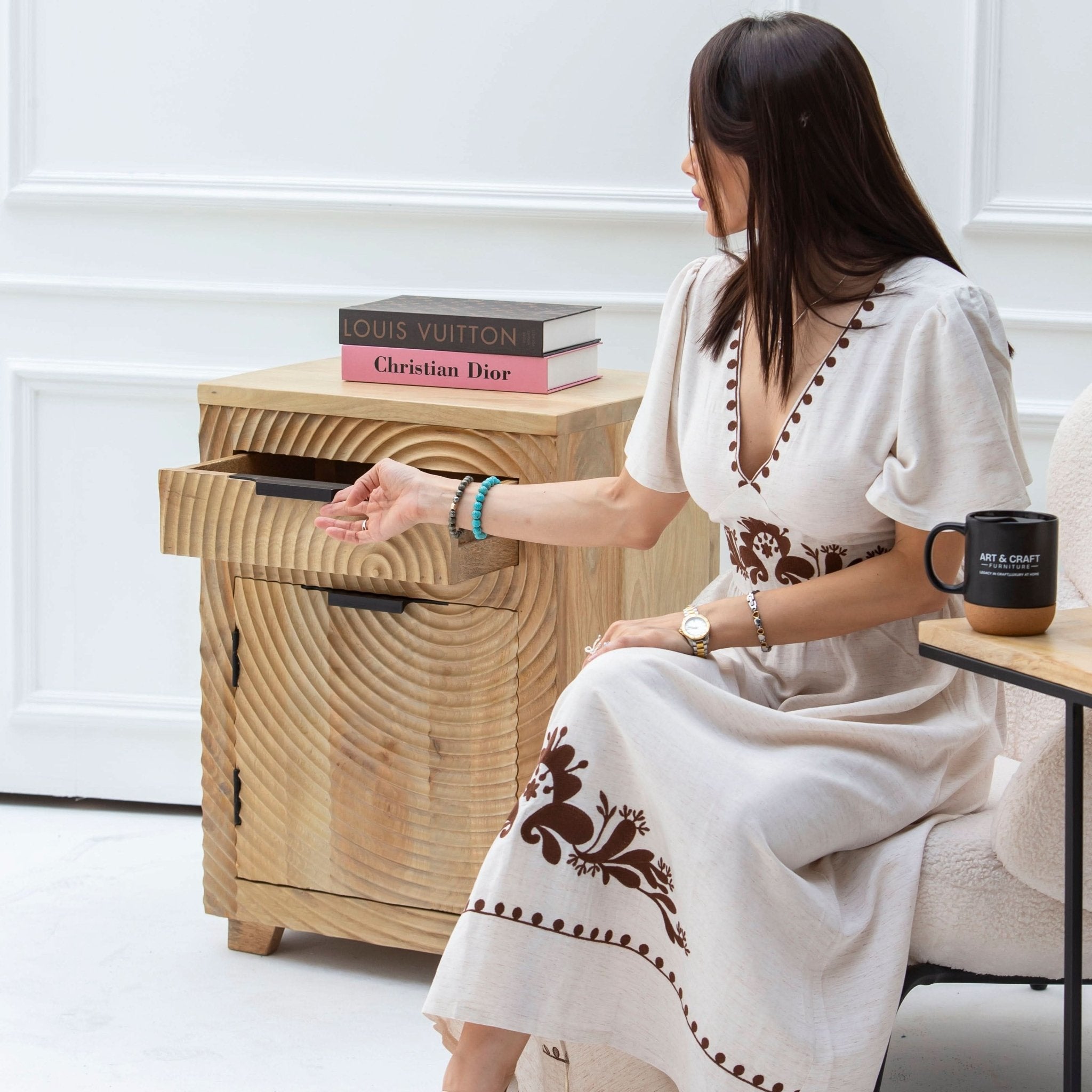 MELBORNE WOODEN NIGHTSTAND TABLE - Art and craft furniture