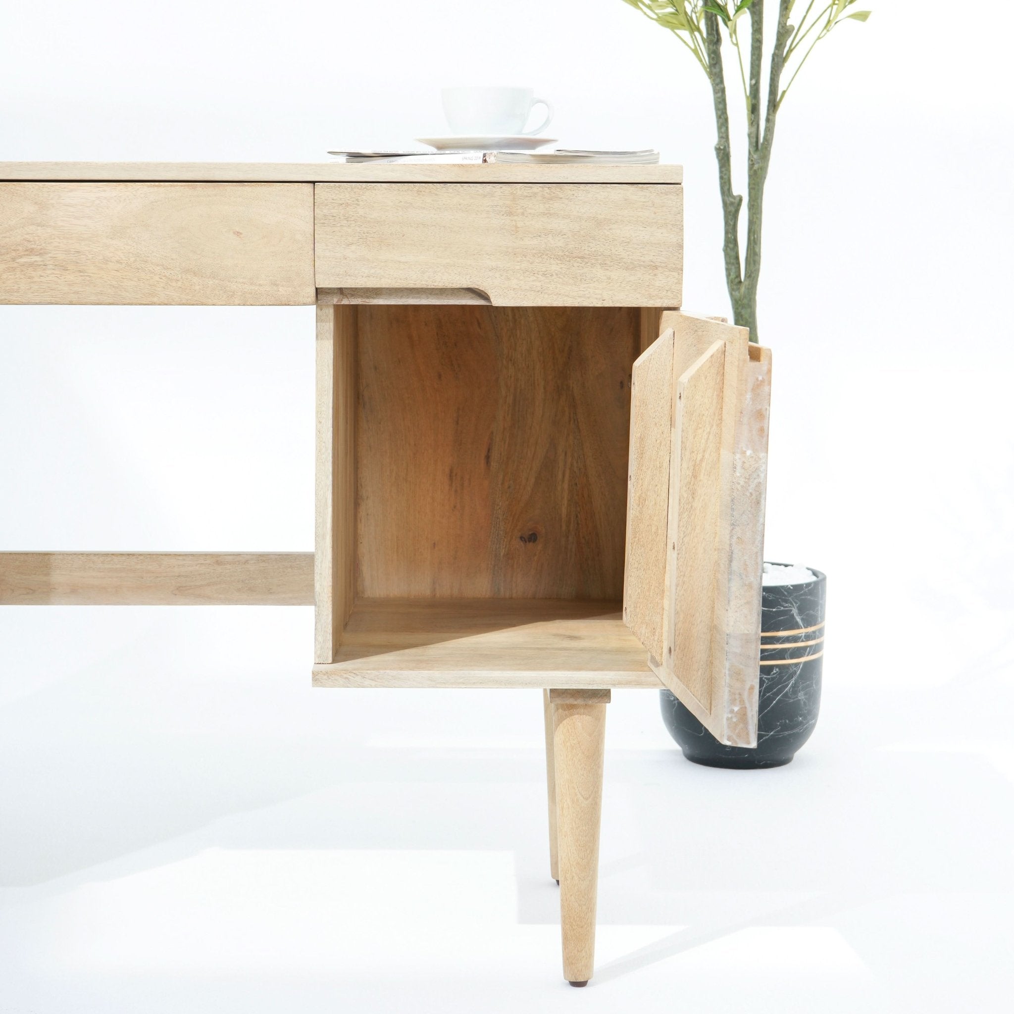 NEXUS STUDY DESK - Art and craft furniture