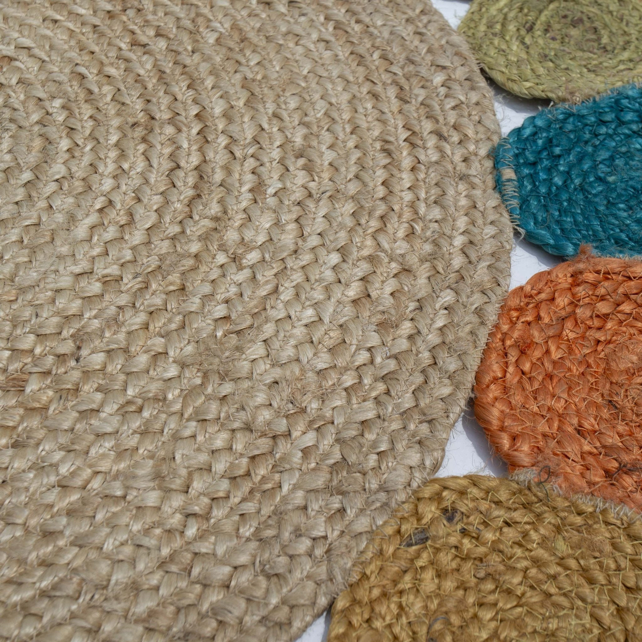 NOMA NATURAL JUTE RUG - Art and craft furniture