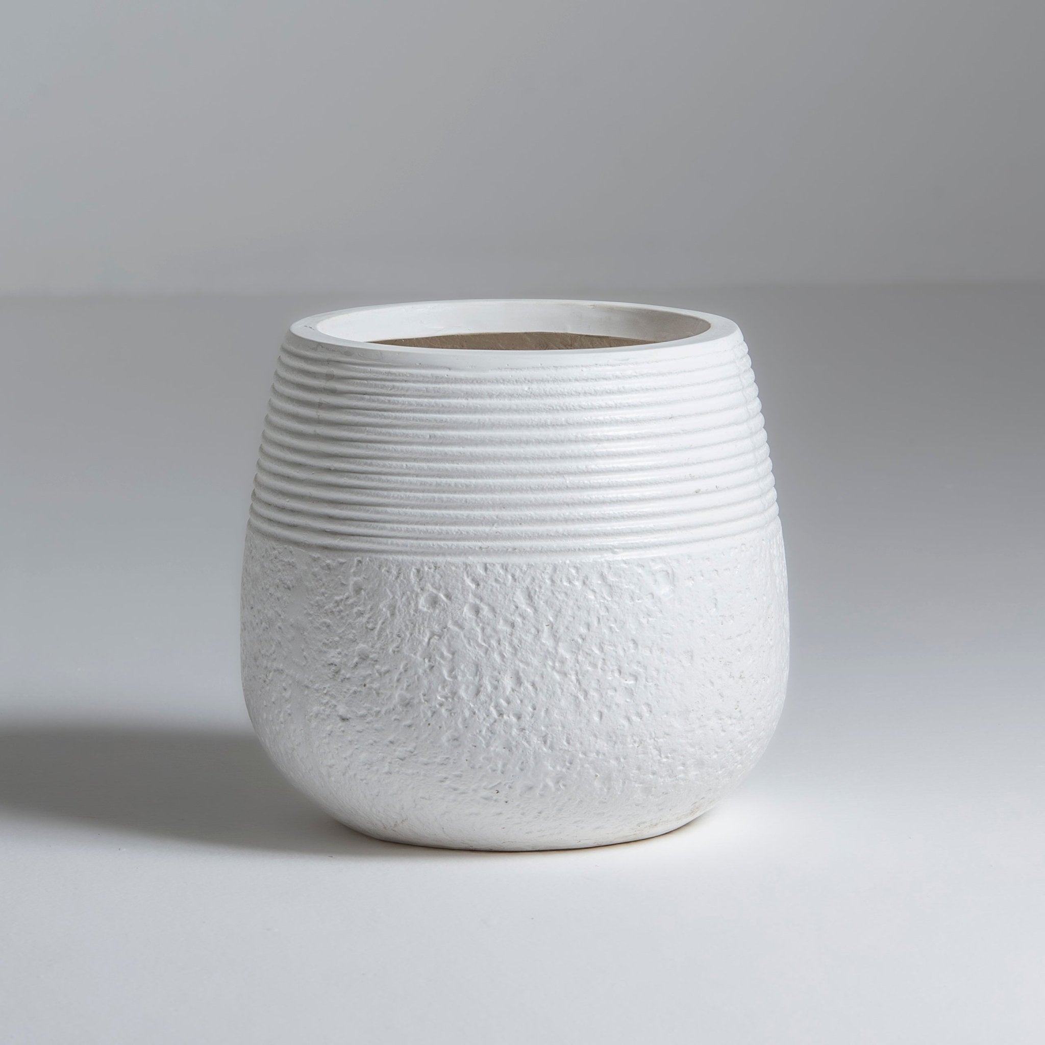NOSTRA WHITE PLANTER - Art and craft furniture