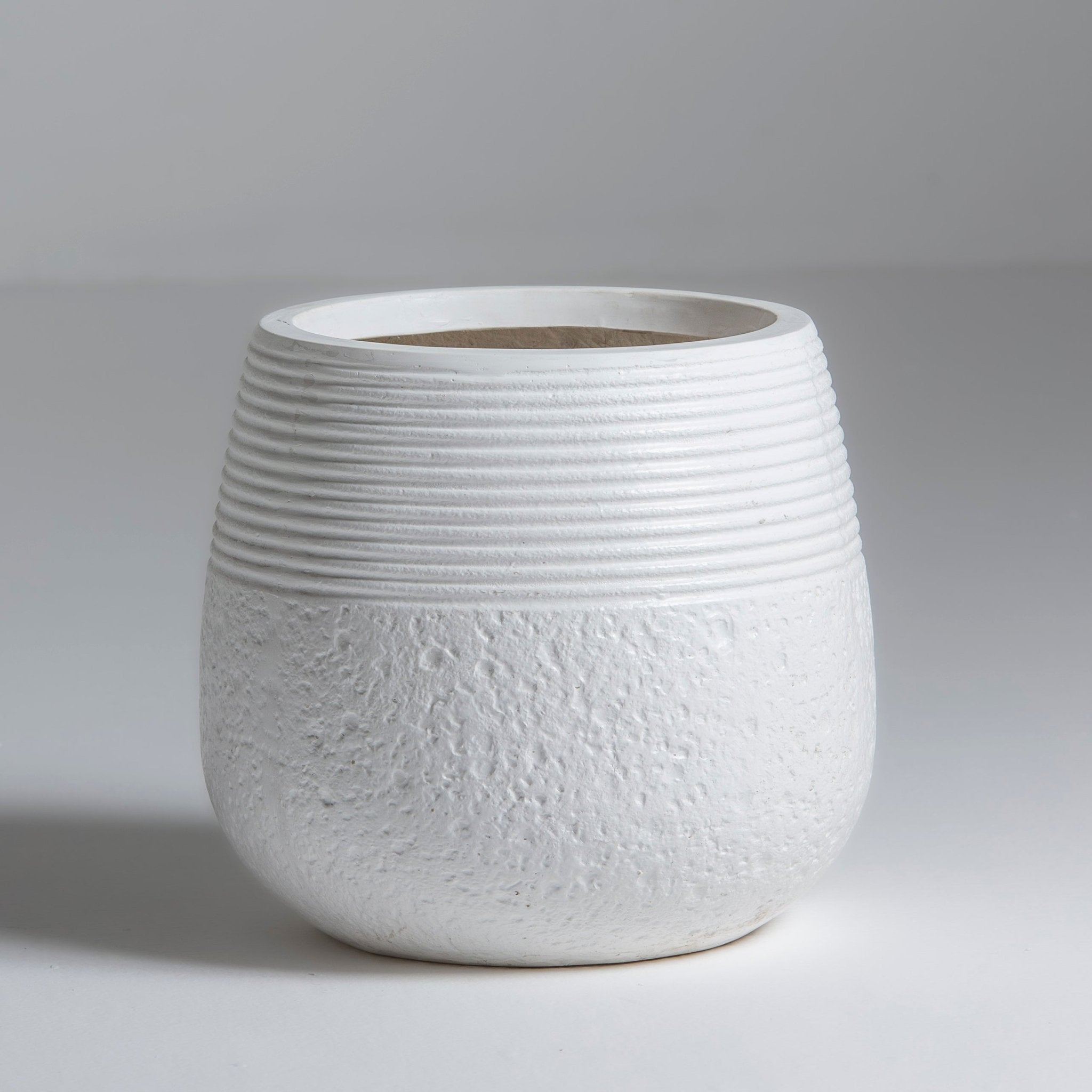 NOSTRA WHITE PLANTER - Art and craft furniture