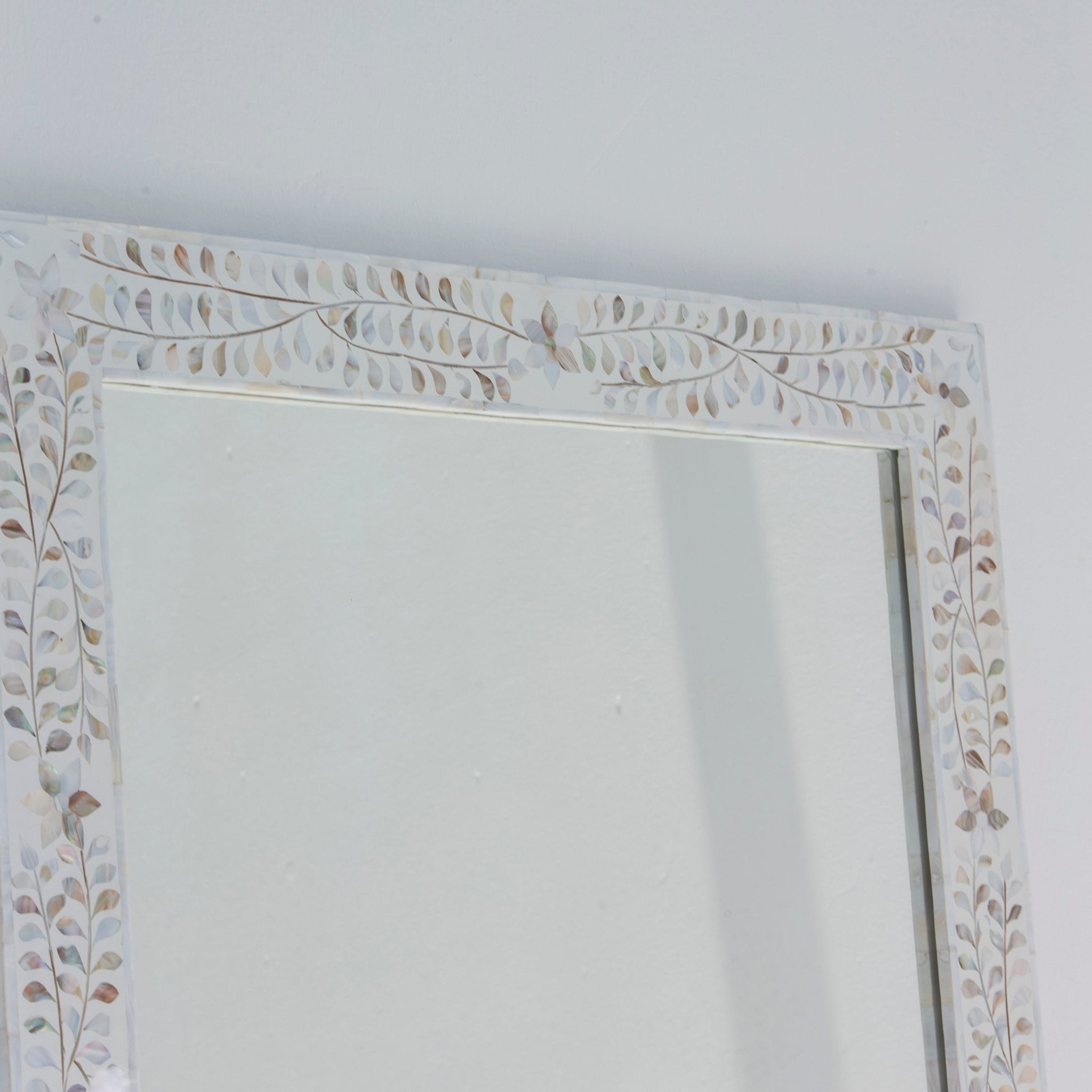 OCEAN-WHITE MOTHER OF PEARL MIRROR FRAME - Art and craft furniture