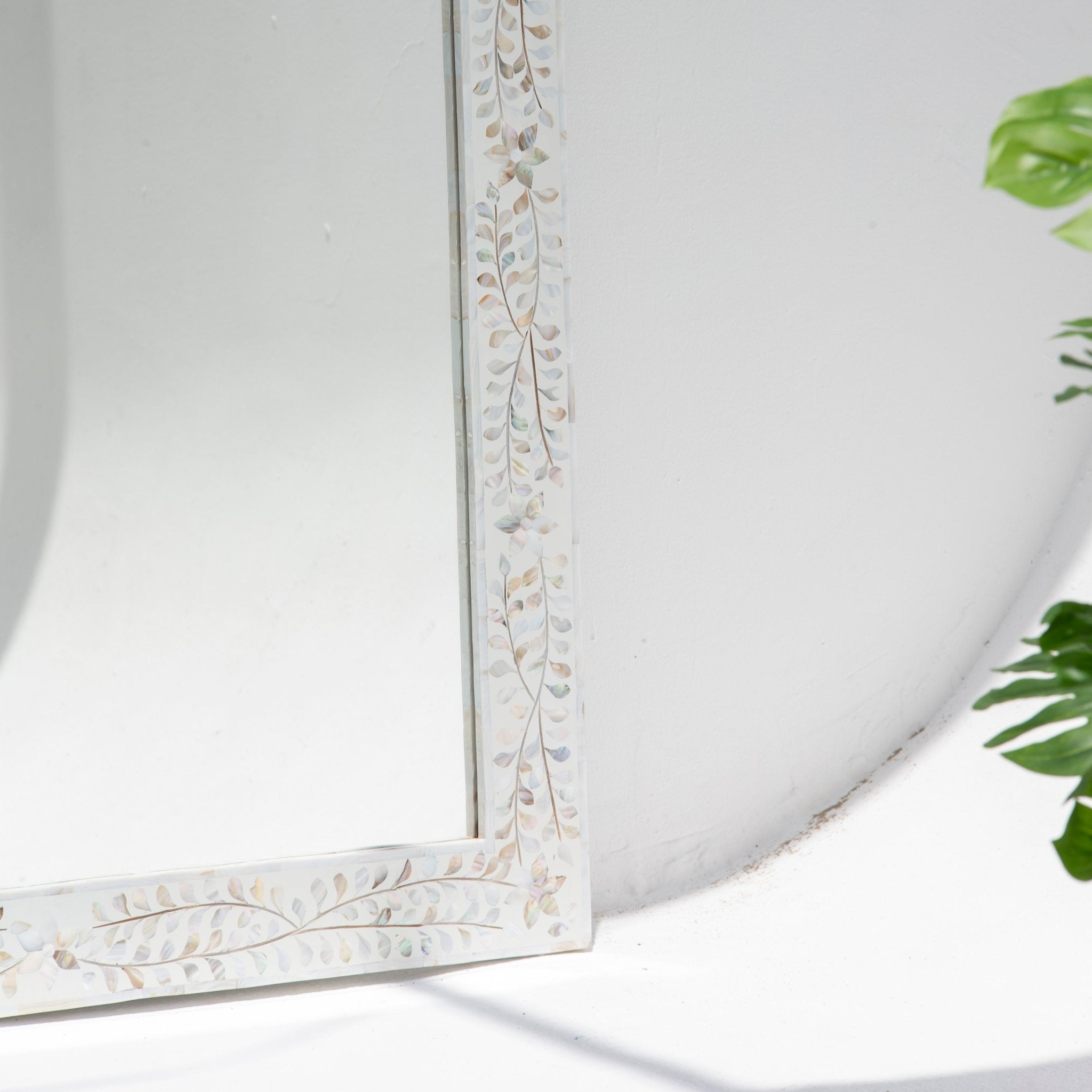 OCEAN-WHITE MOTHER OF PEARL MIRROR FRAME - Art and craft furniture