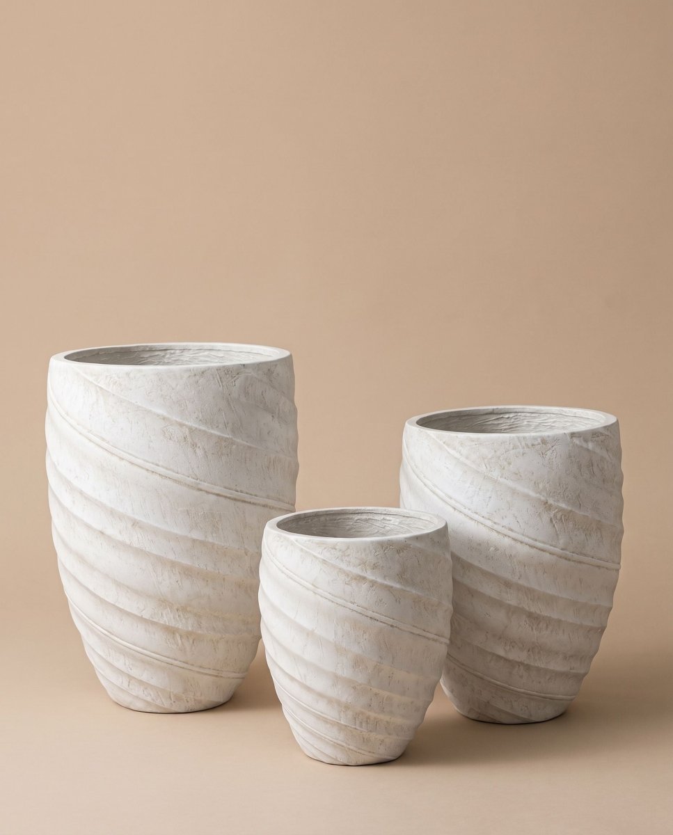 Onyx Off‑White Spiral Pot - Art and craft furniture