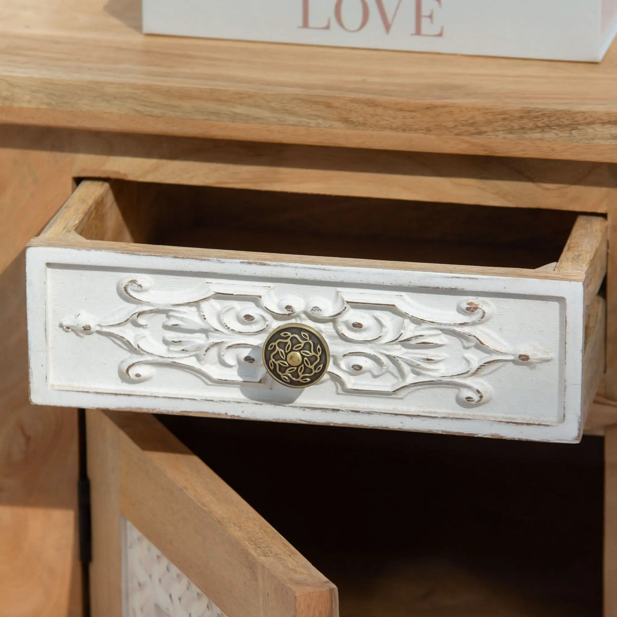 PUSHKAR WOODEN CARVING NIGHTSTAND TABLE - Art and craft furniture