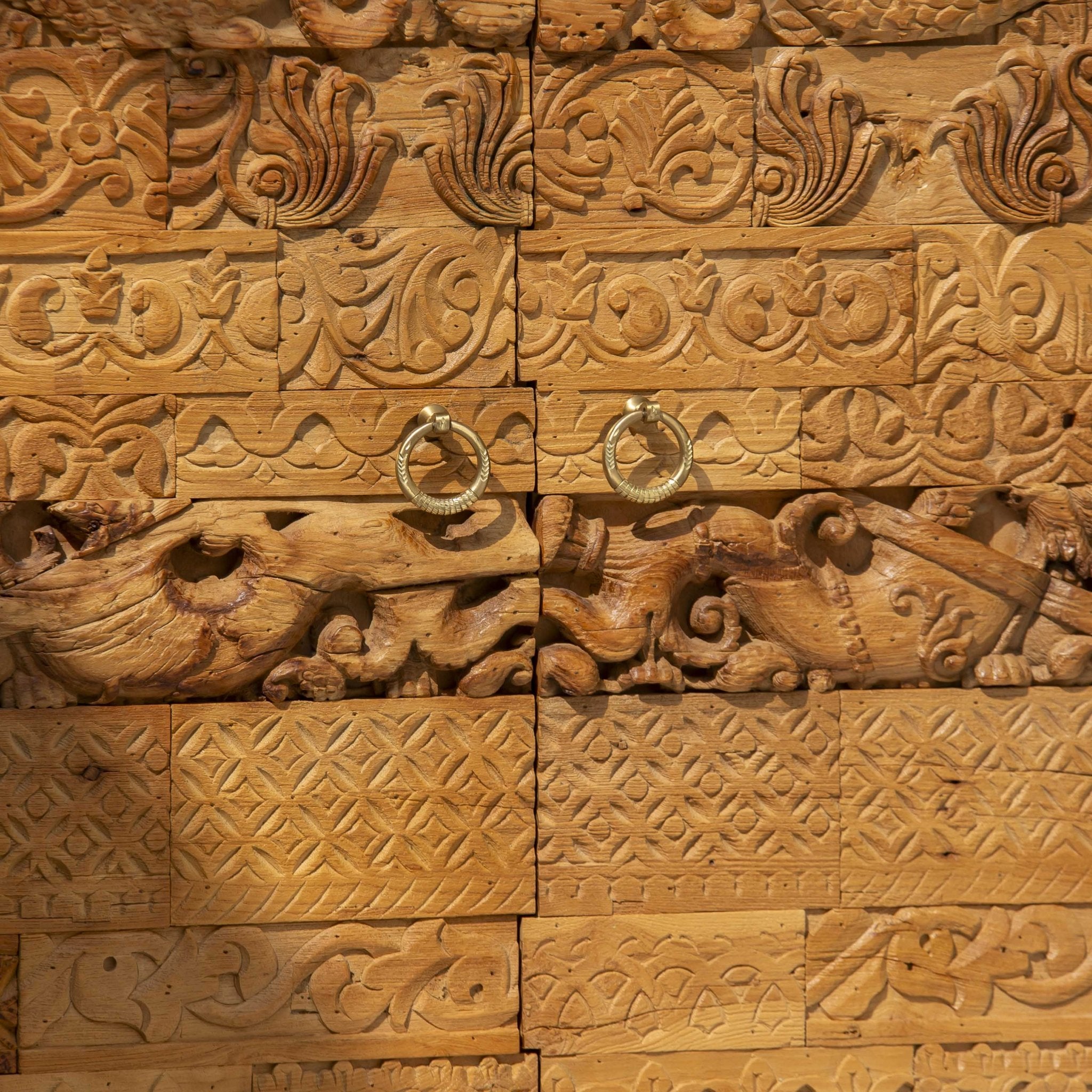 RAJWADA WOODEN CABINET - Art and craft furniture