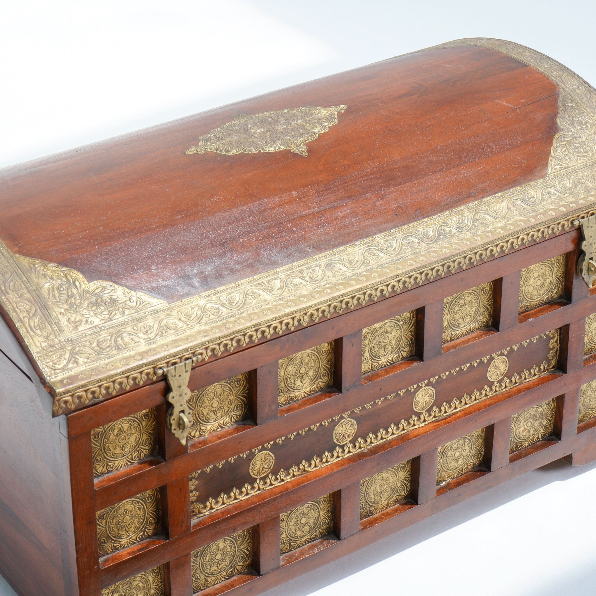 RICHMOND BRASS DECORATIVE BOX - Art and craft furniture