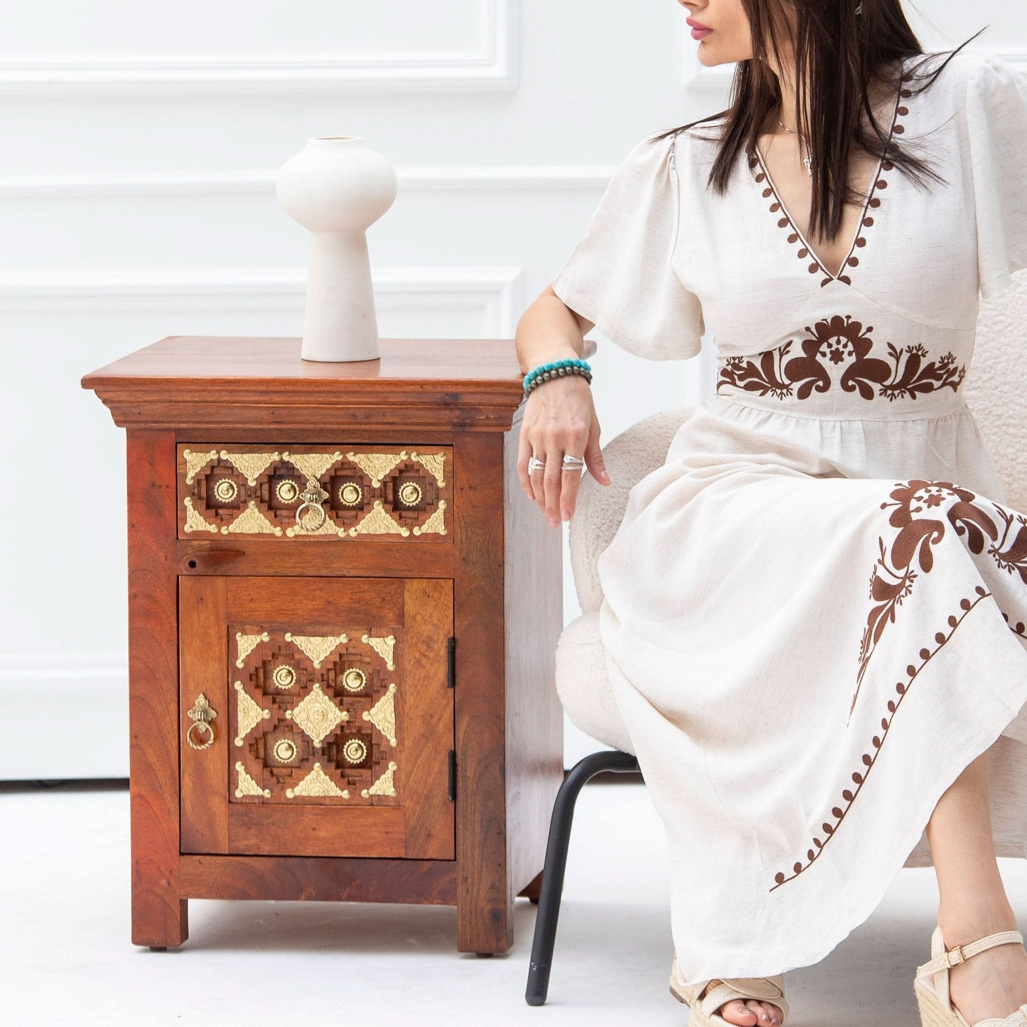 SHESTILE NIGHTSTAND TABLE - Art and craft furniture