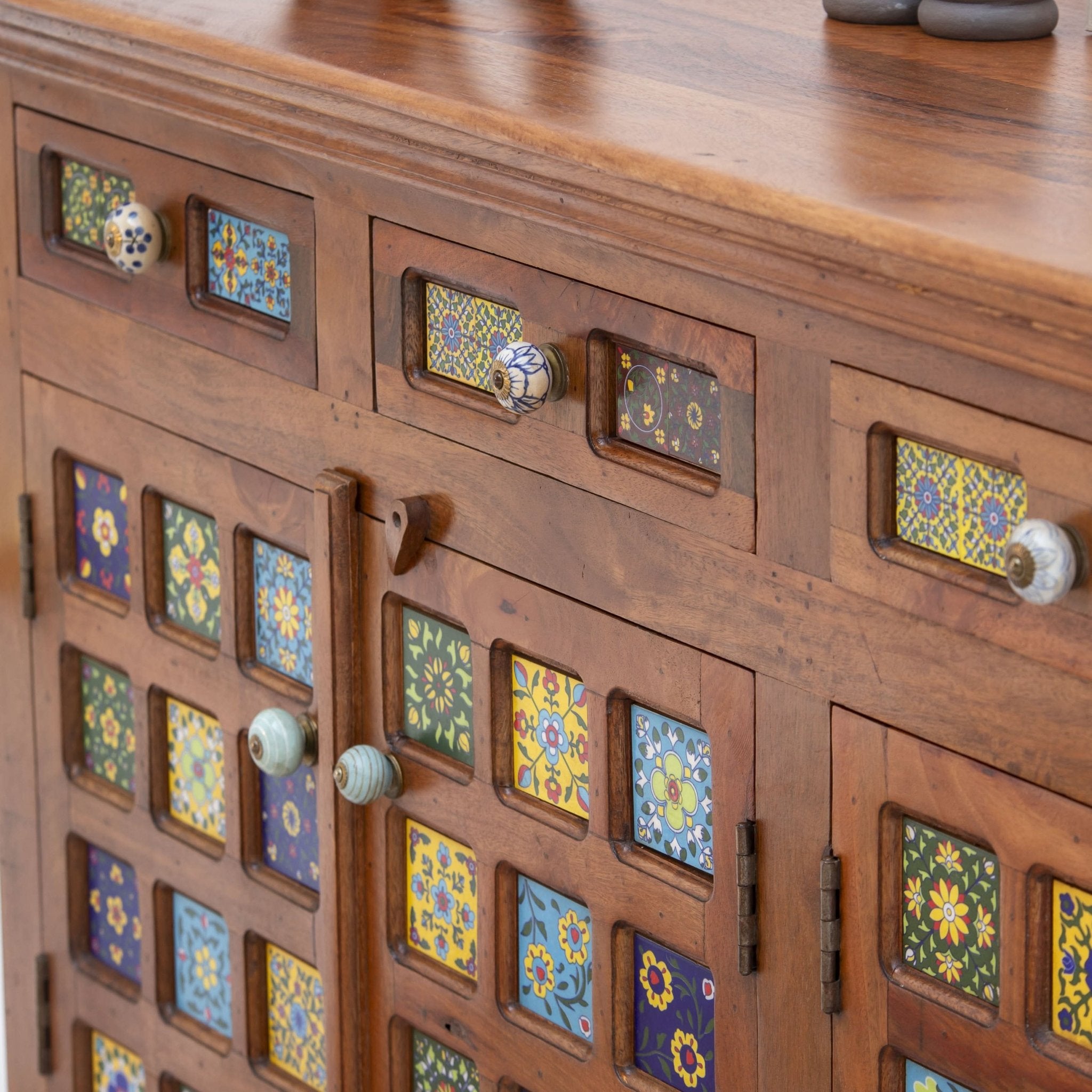 SHESTILE TILE FTD SIDEBOARD - Art and craft furniture
