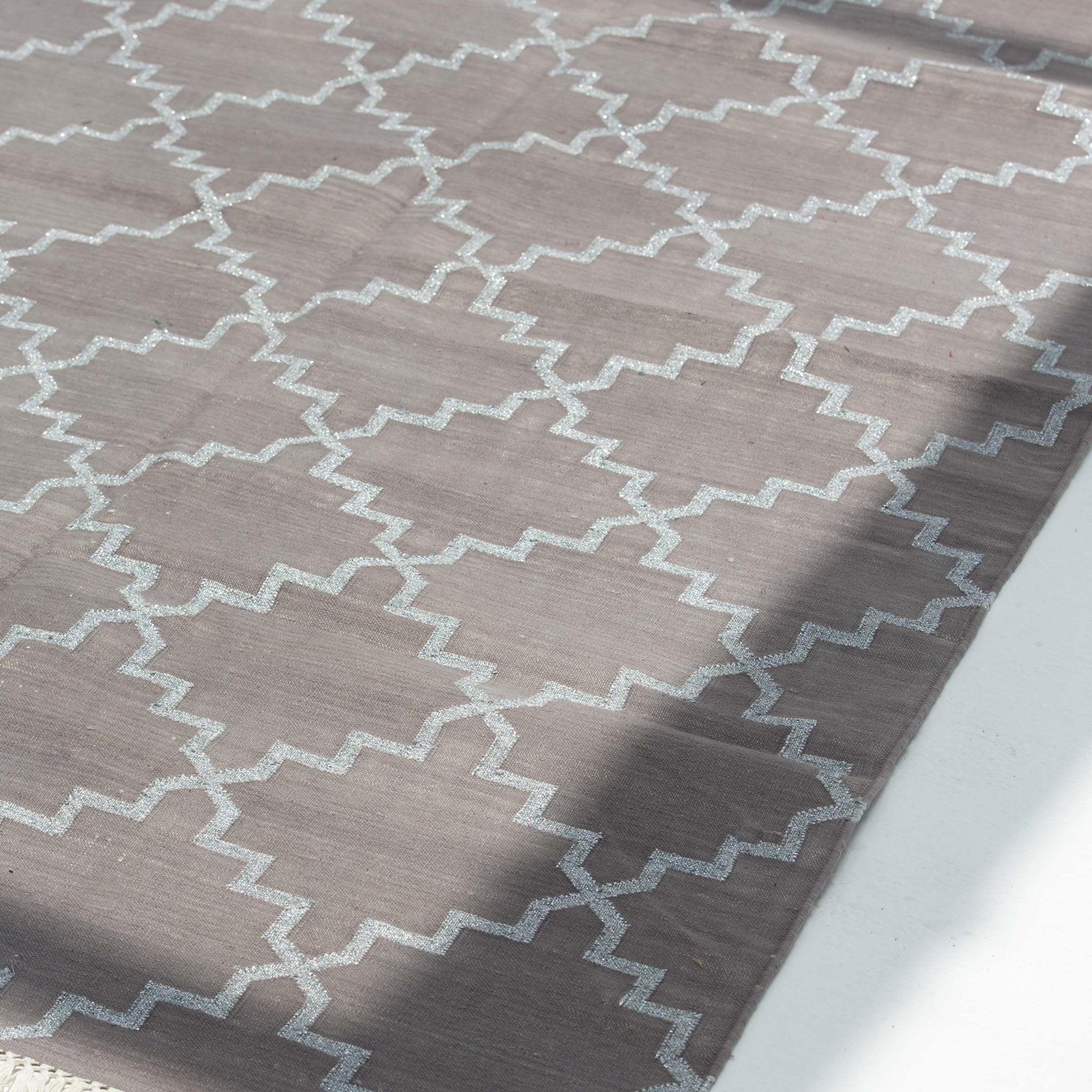 SORA HANDWOVEN COTTON RUG - Art and craft furniture