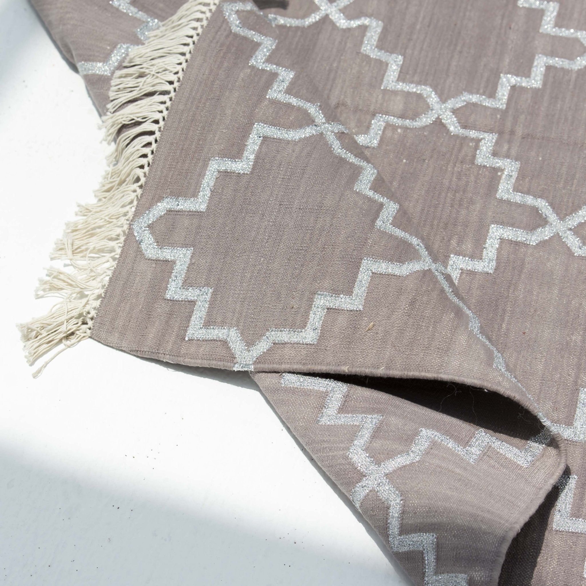 SORA HANDWOVEN COTTON RUG - Art and craft furniture