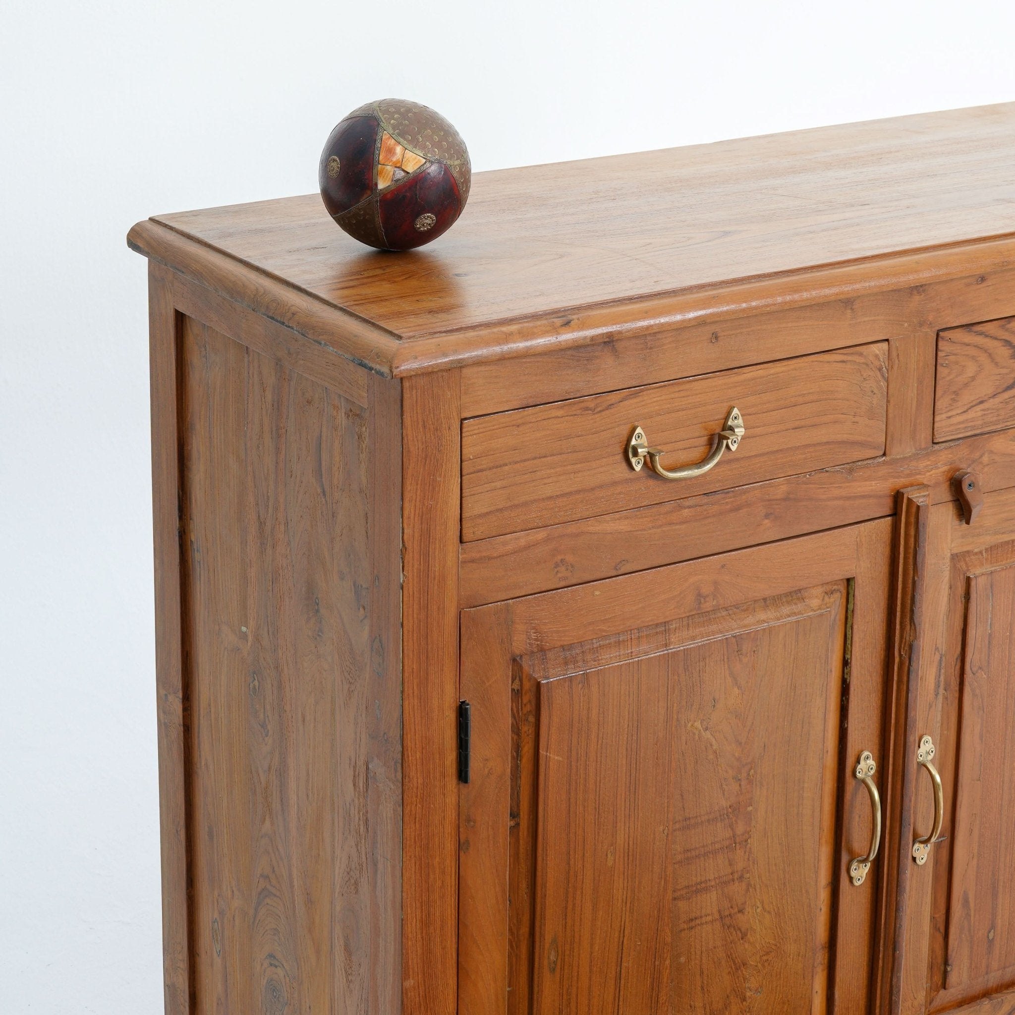 THE CRESCENT THREE DOOR THREE DOOR SIDEBOARD - Art and craft furniture