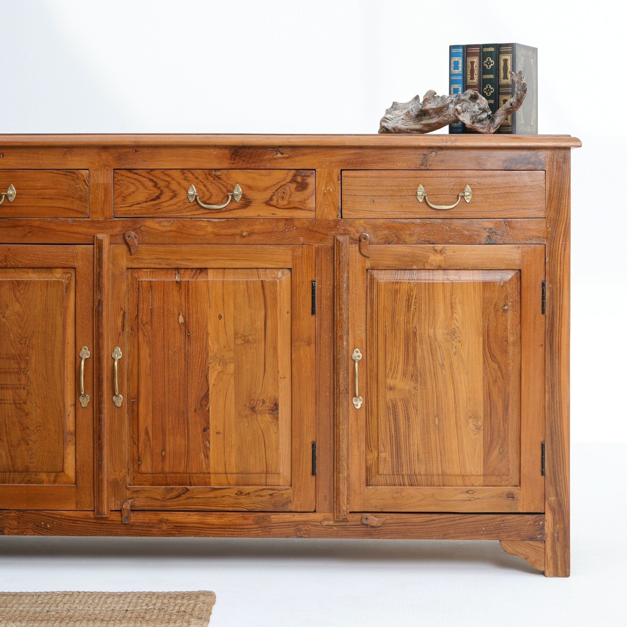 THE CRESCENT THREE DOOR THREE DOOR SIDEBOARD - Art and craft furniture