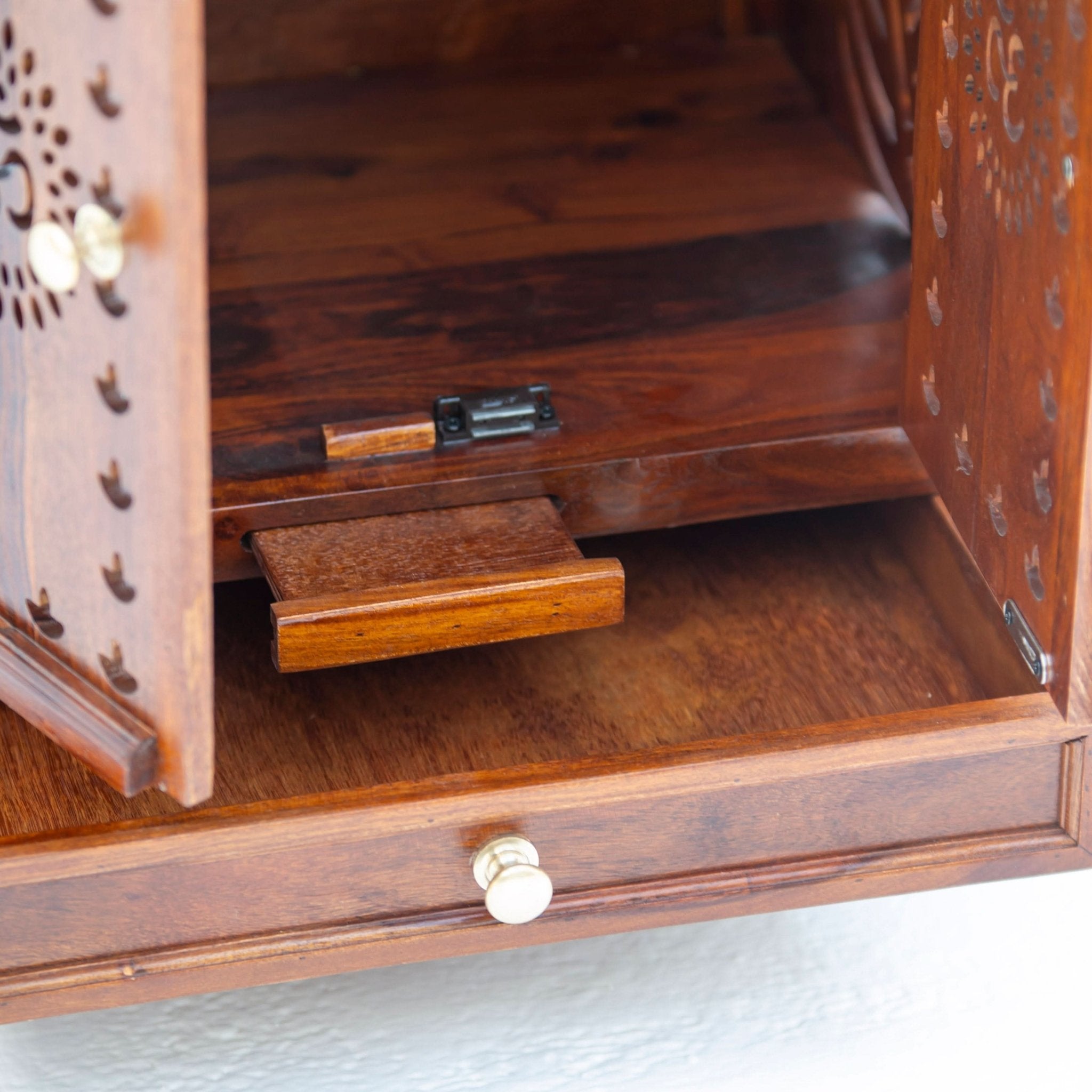 TWO DOOR ONE DRAWER WOODEN TEMPLE - Art and craft furniture