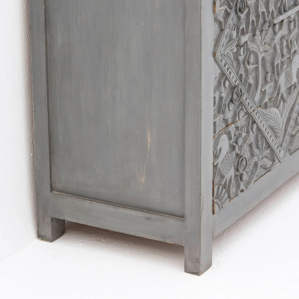 Udisha Carving Drawchest - Art and craft furniture