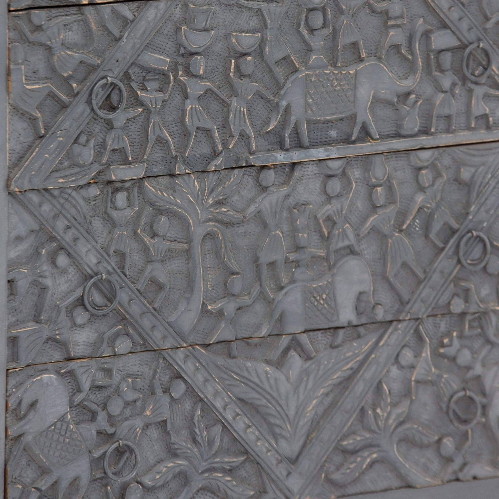 UDISHA CARVING DRAWCHEST - Art and craft furniture
