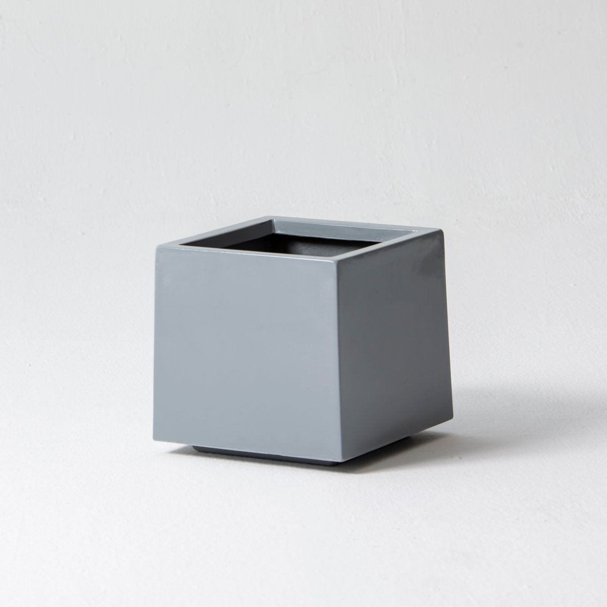 Verdeza Grey Planter - Art and craft furniture