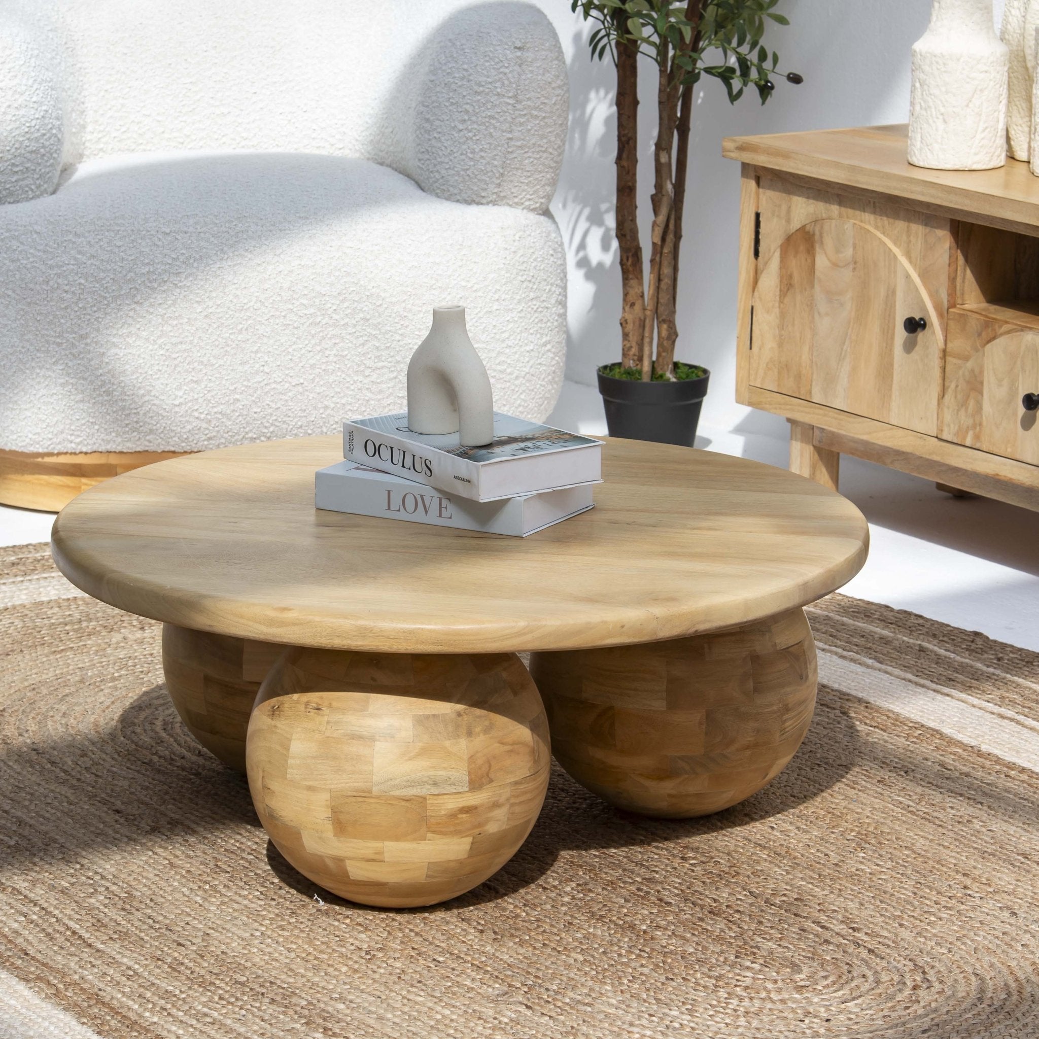 VERONA WOODEN ROUND COFFEE TABLE - Art and craft furniture