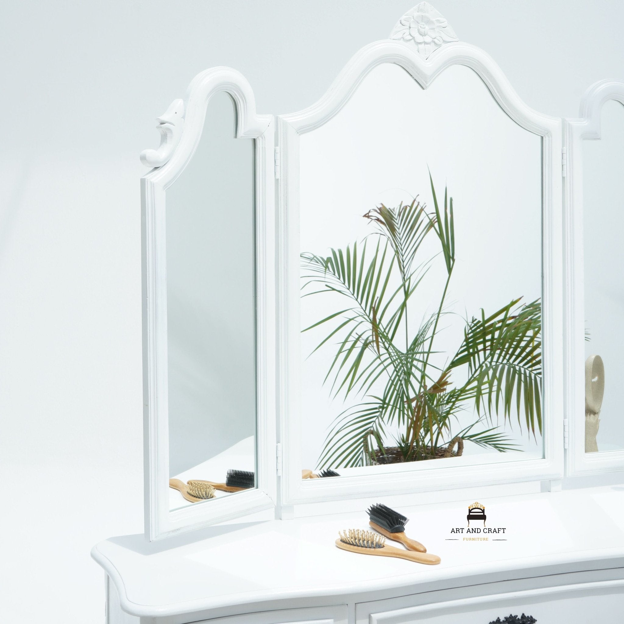 VIENNA WHITE WOODEN DRESSING TABLE - Art and craft furniture
