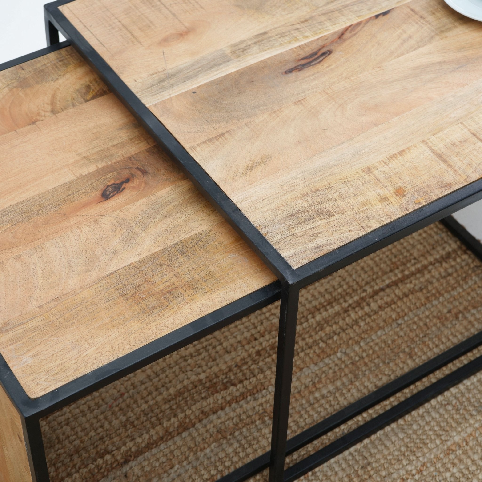 WOODEN IRON UNITY OAK COFFEE TABLE - Art and craft furniture