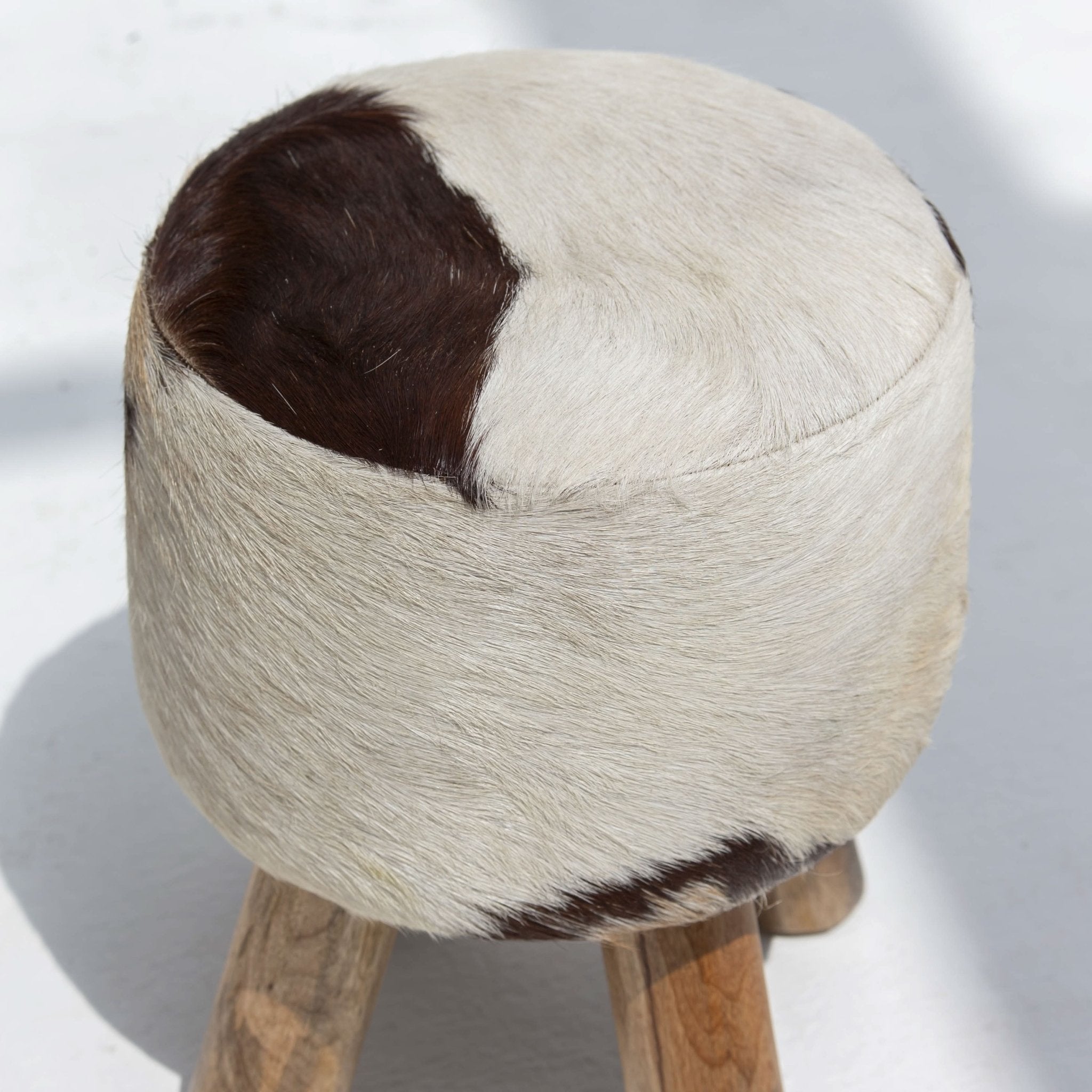 WOODEN LEATHER STOOL - Art and craft furniture