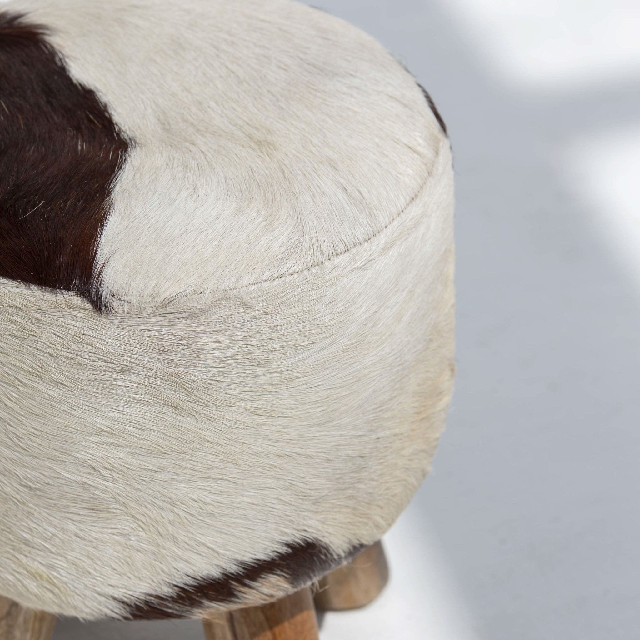 WOODEN LEATHER STOOL - Art and craft furniture