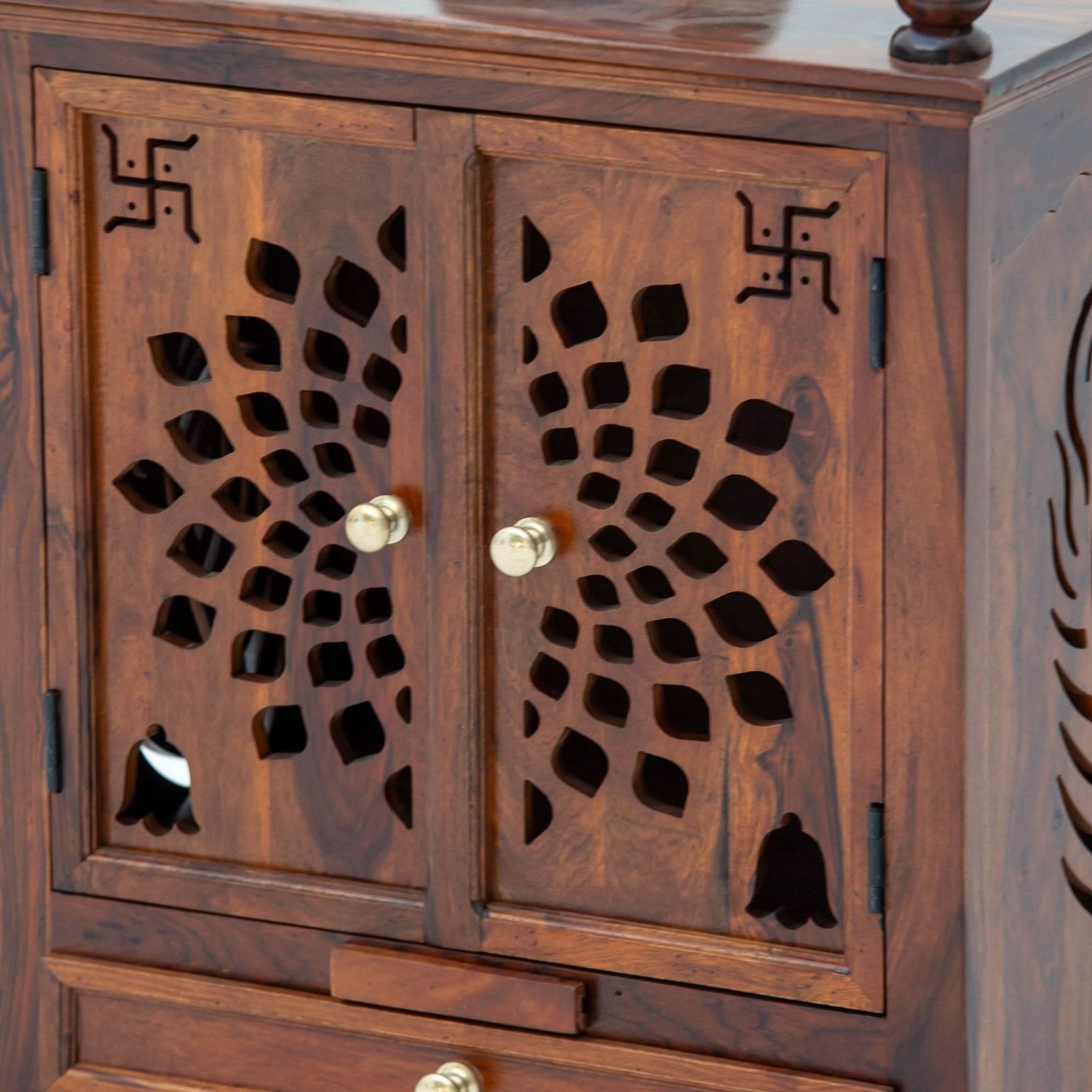 WOODEN TEMPLE - Art and craft furniture
