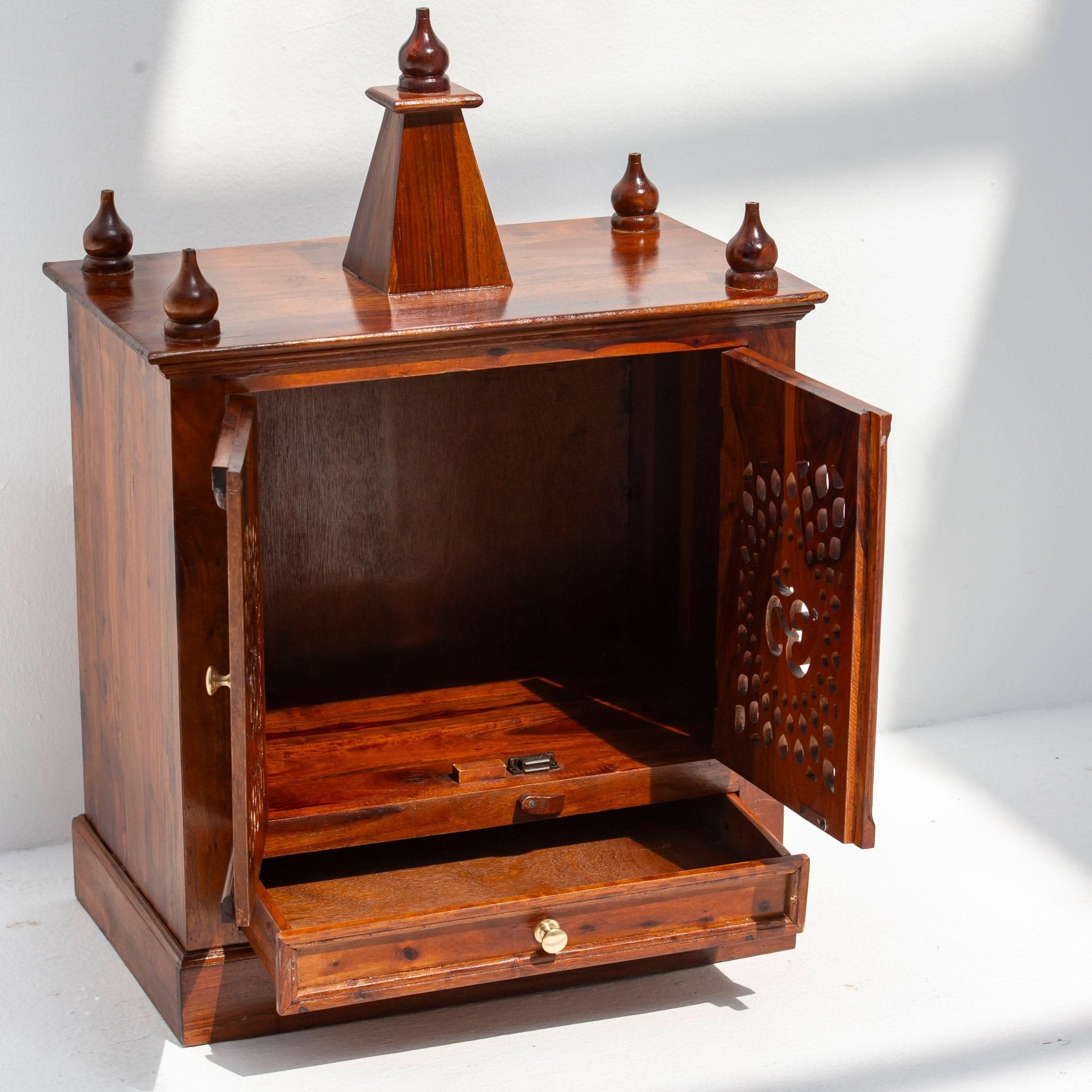 WOODEN TEMPLE - Art and craft furniture