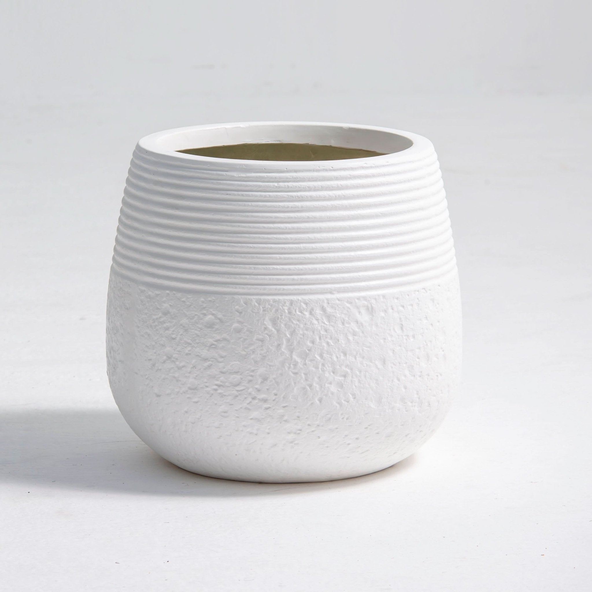 ZENO ROUND FIBER PLANT POT - Art and craft furniture
