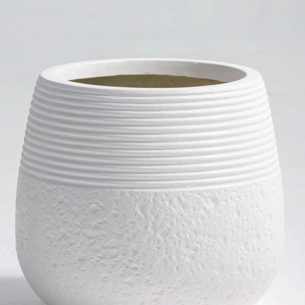 Zeno Round Planter - Art and craft furniture