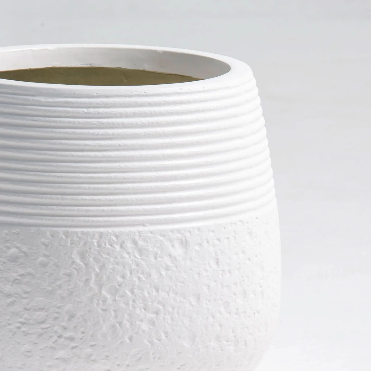 Zeno Round Planter - Art and craft furniture