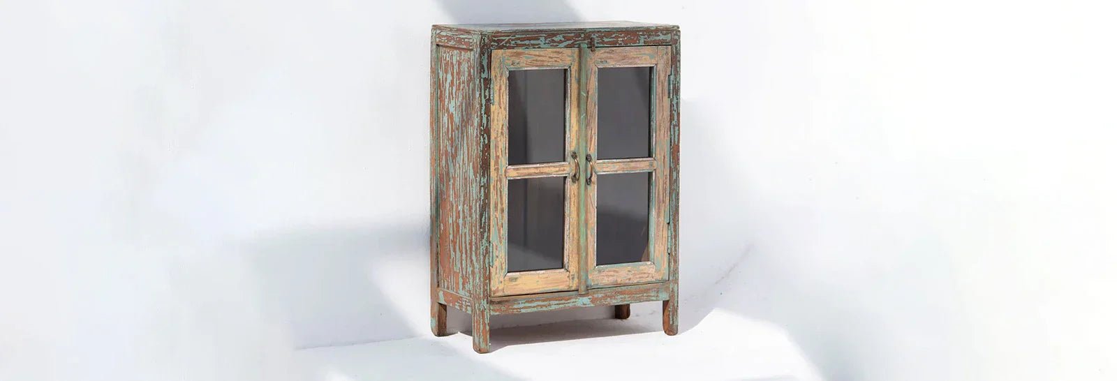 How to Style a Living Room with Solid Wood Furniture: 7 Ideas for UAE Homes in 2026 - Art and craft furniture