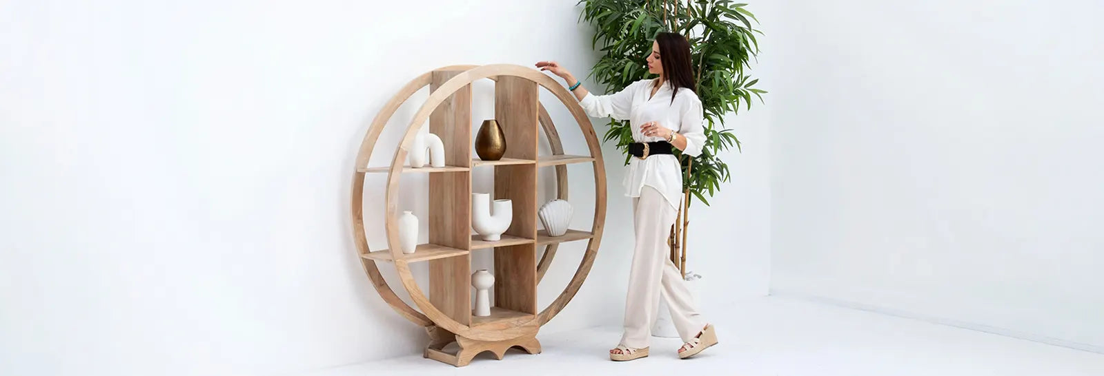 How to Style a Bookshelf: 7 Simple Rules Designers Use