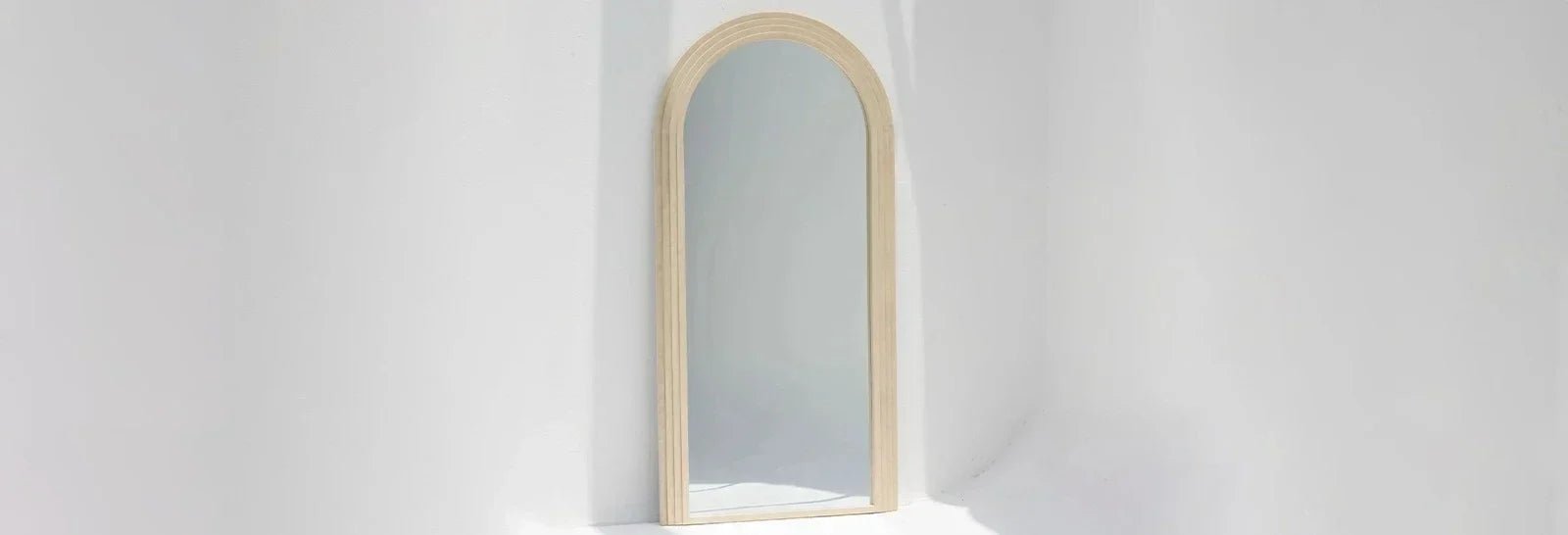 Why Oversized Mirrors Are Becoming a Luxury Interior Essential - Art and craft furniture