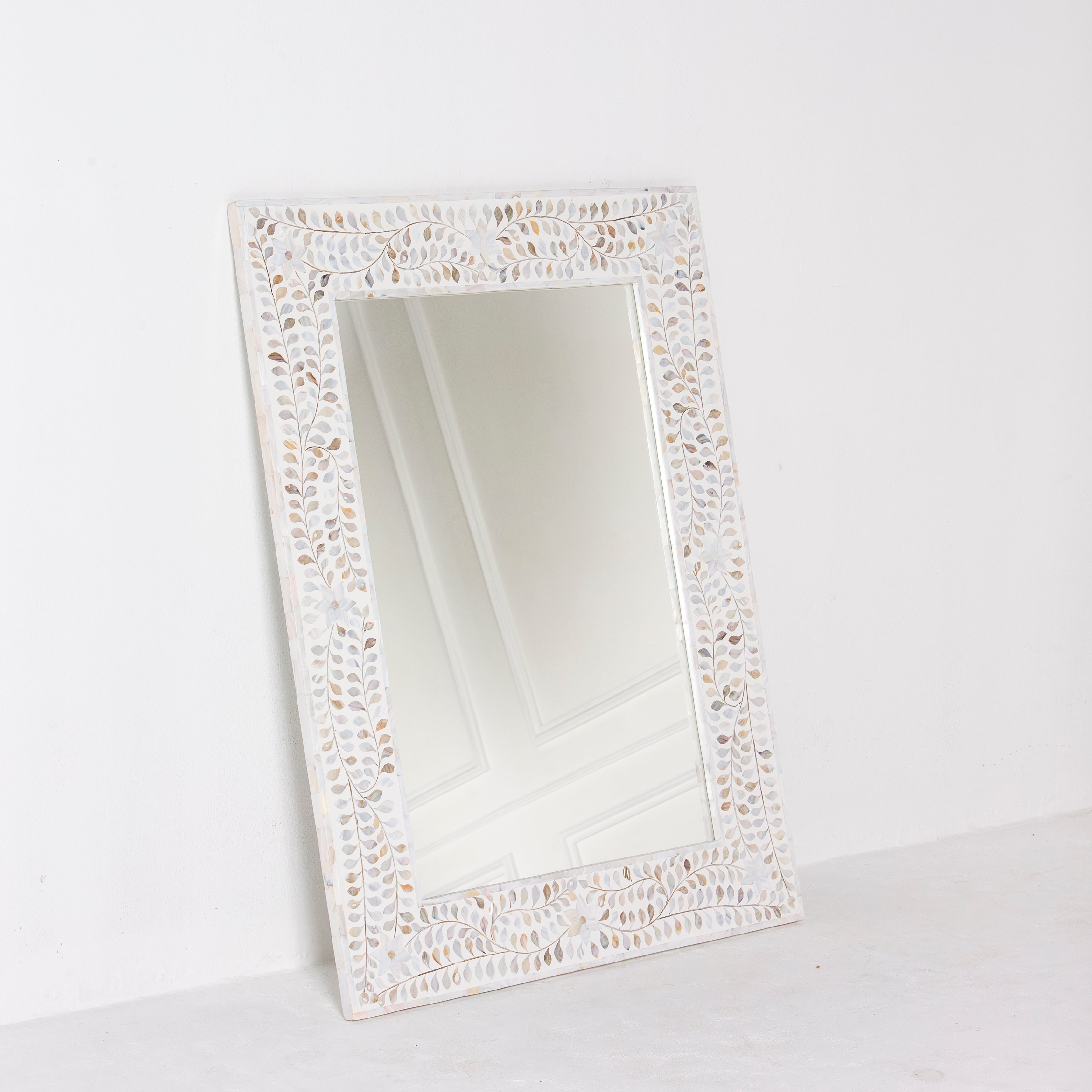 MOP MIRROR FRAME