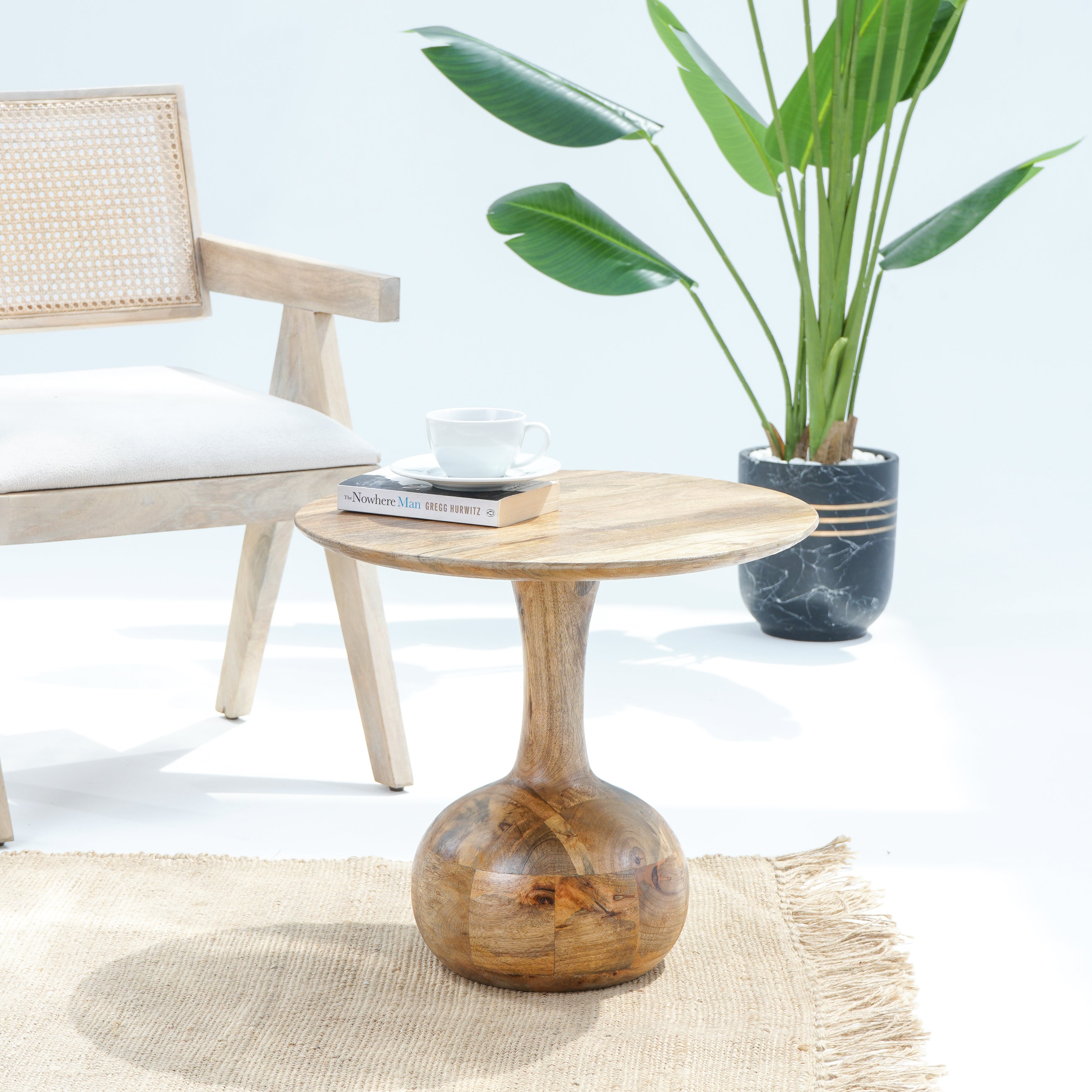 VOLARA ROUND SIDE TABLE