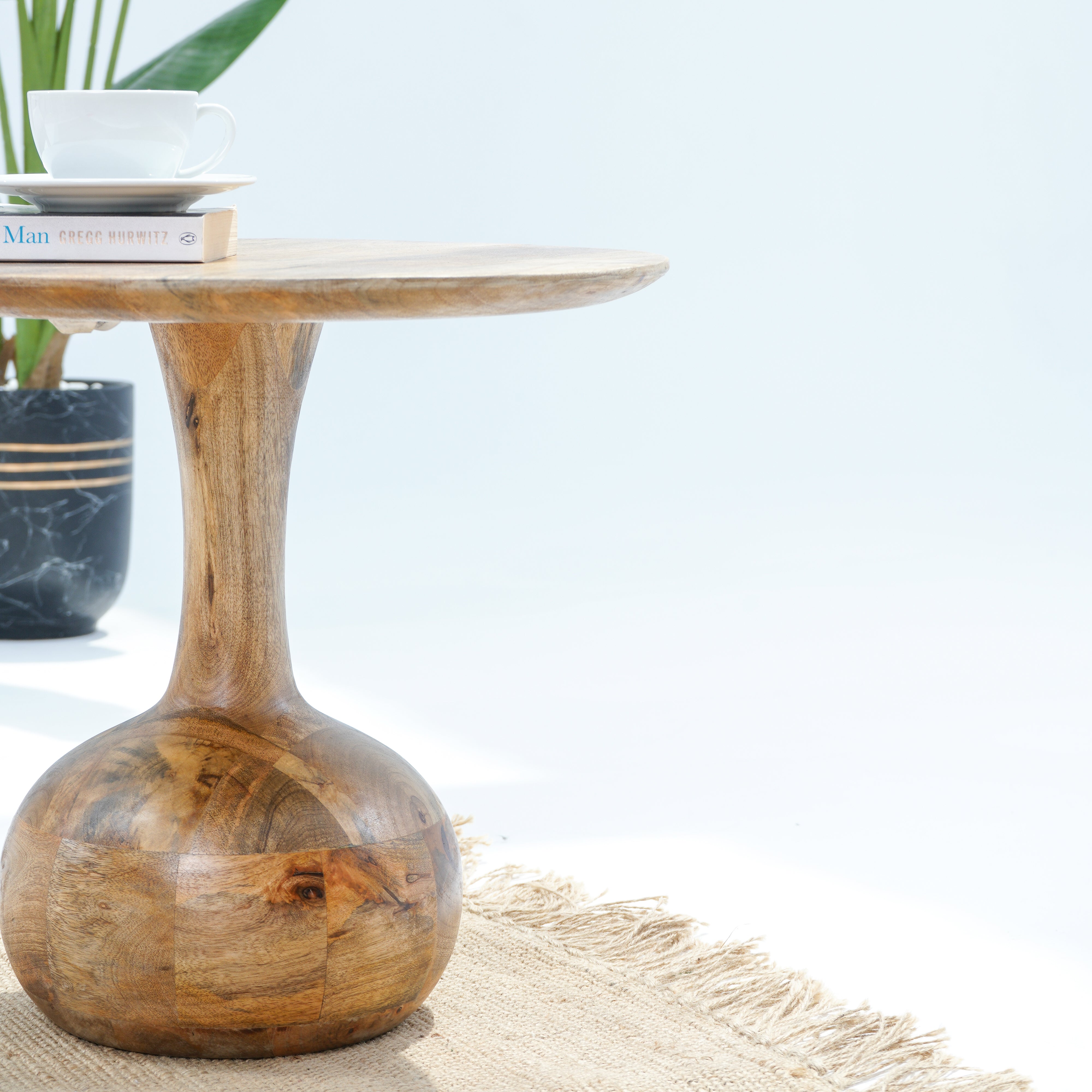 VOLARA ROUND SIDE TABLE