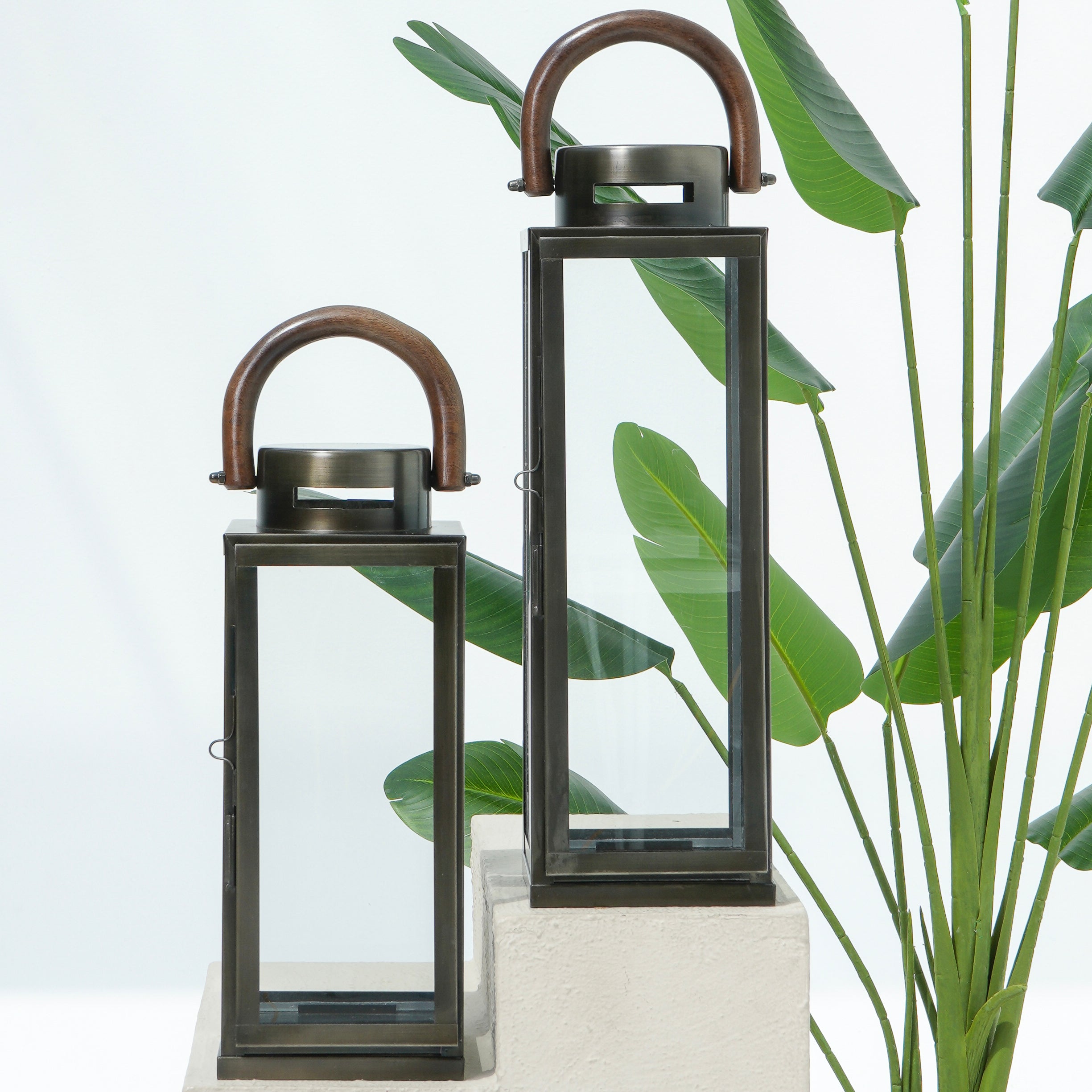 Flickering Harmony Long Lantern