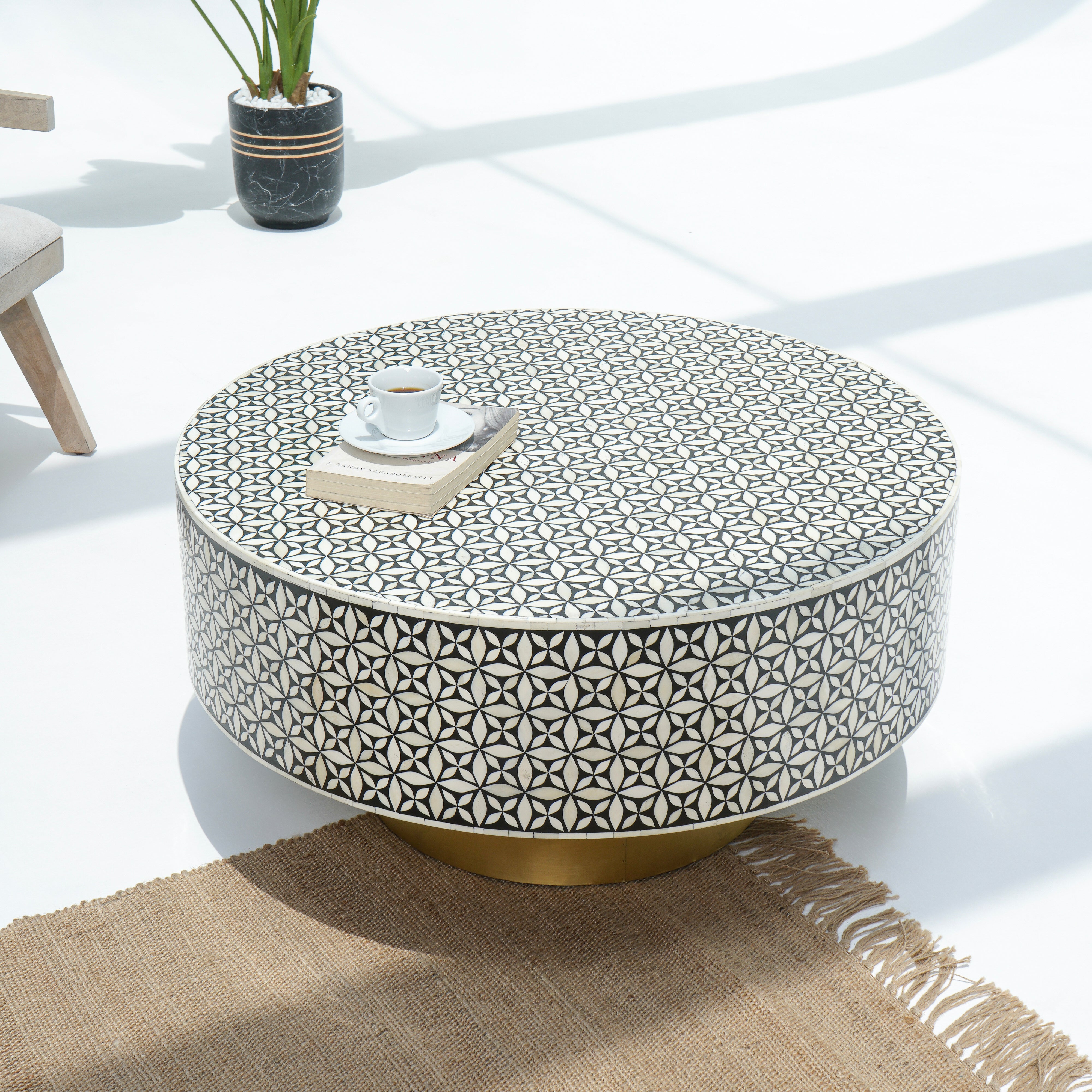 INLAY BLACK ROUND COFFEE TABLE