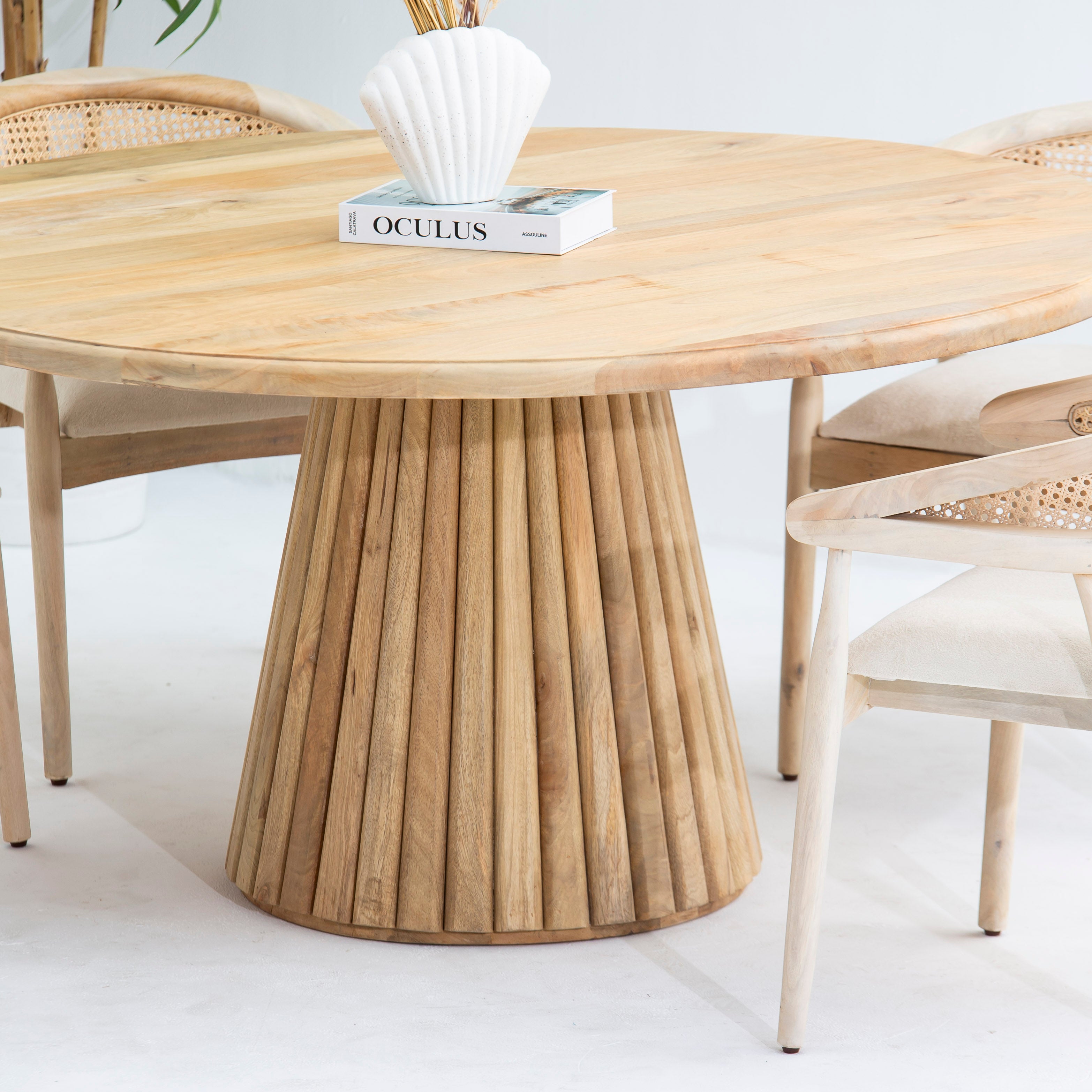 AUREVO ROUND DINING TABLE