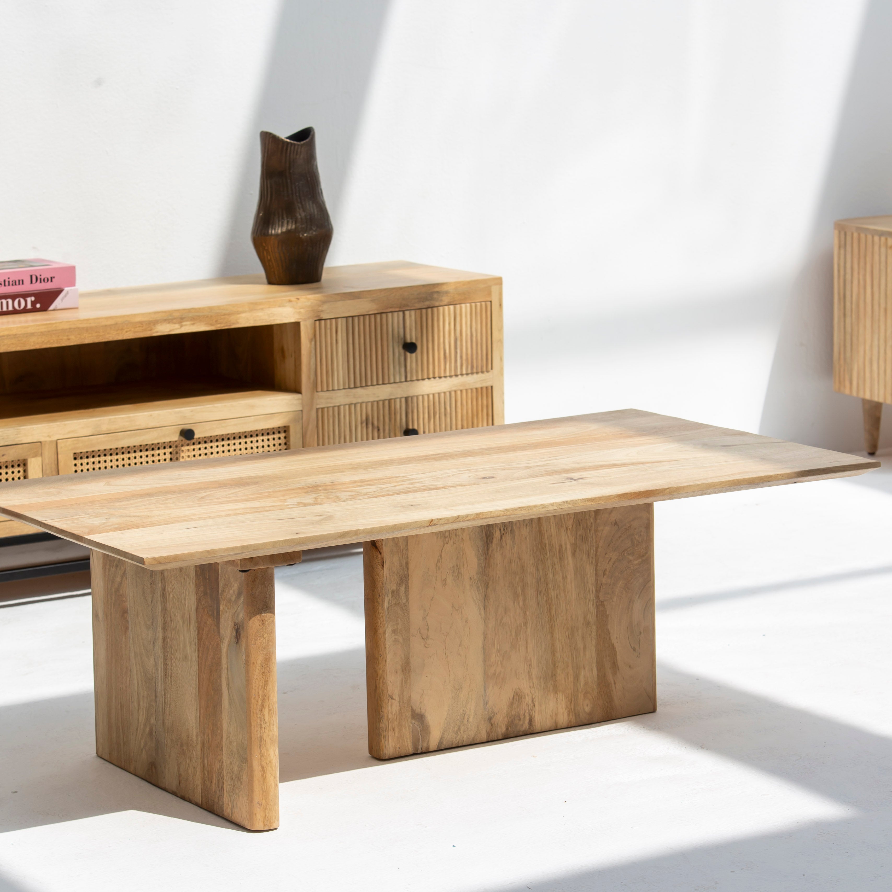 MONTERA WOODEN COFFEE TABLE - Art and craft furniture 