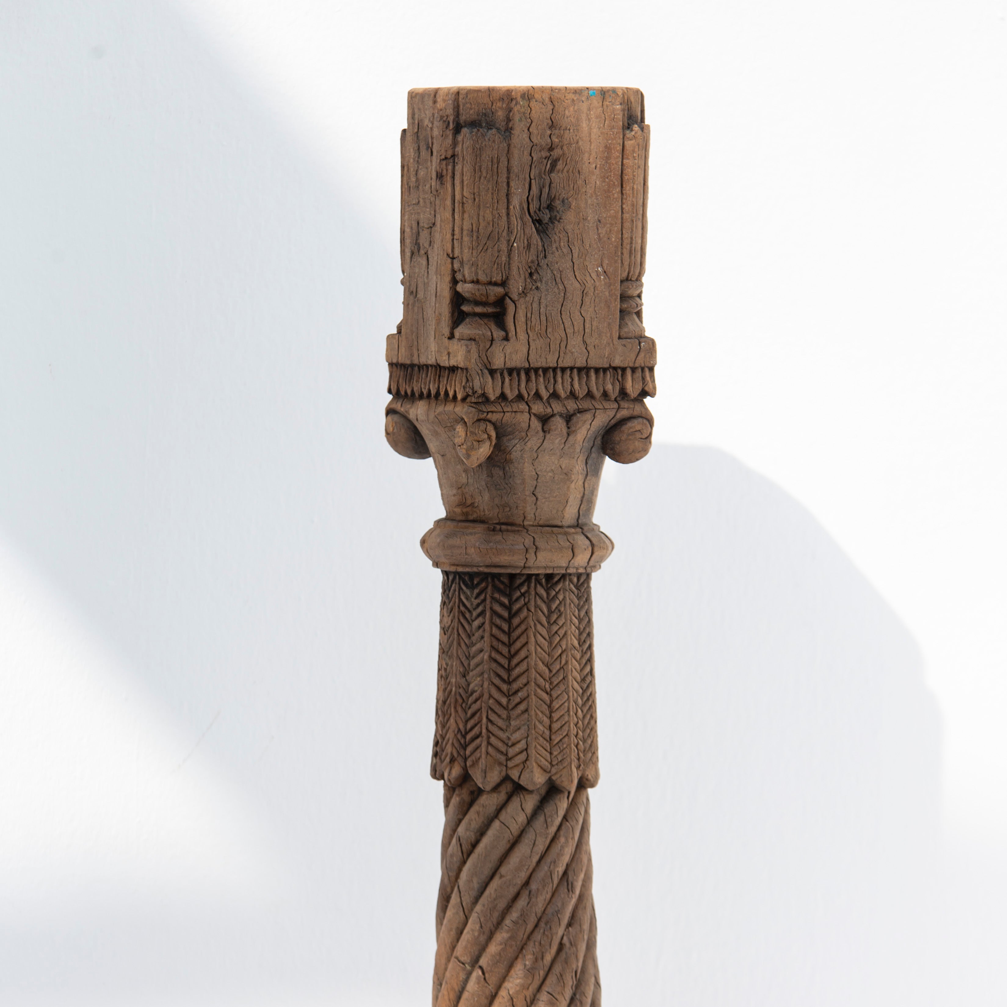 Antique Wooden Piller Unique Design - Art and craft furniture 
