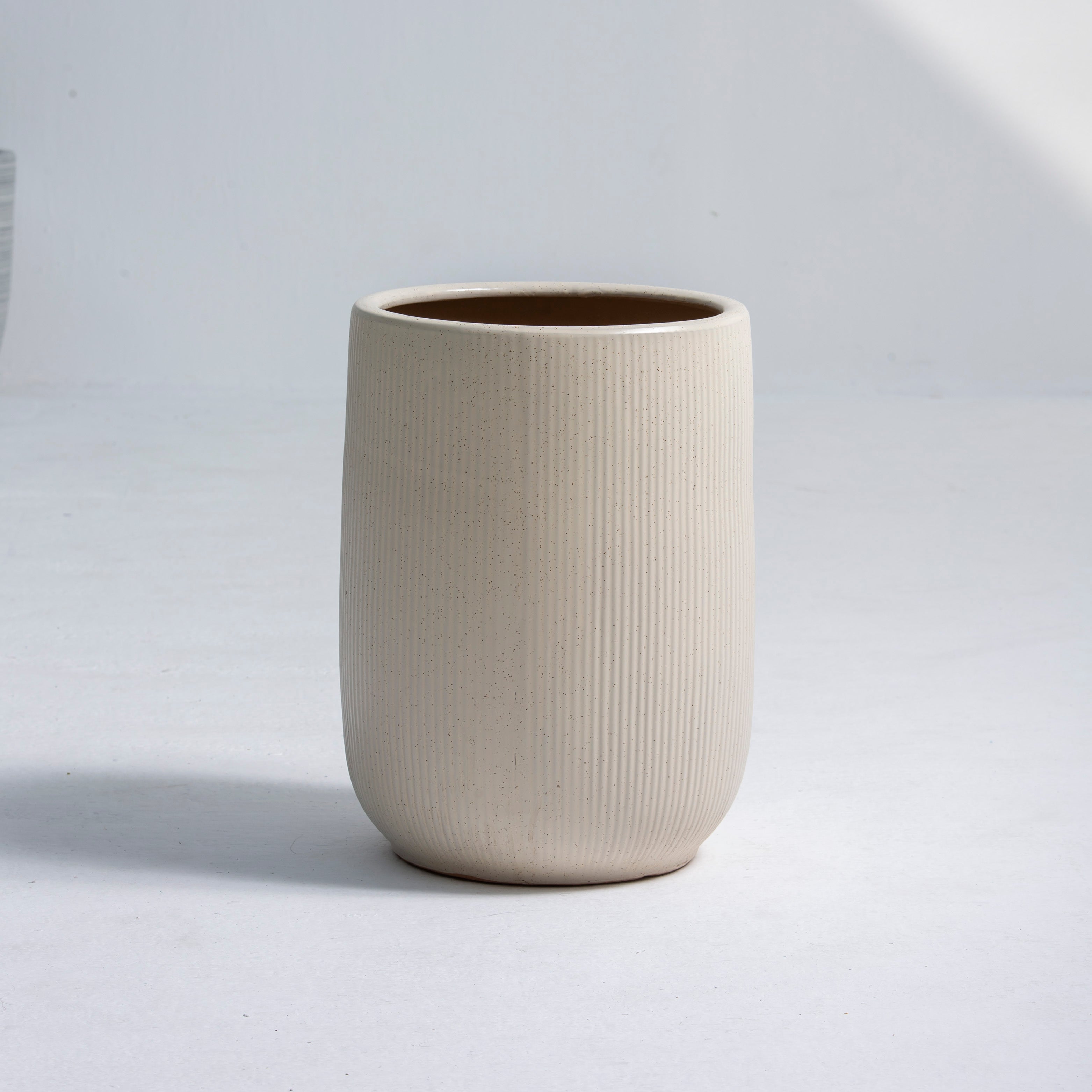 LUMO HALF OVAL SHAPE PLANTER - Art and craft furniture 