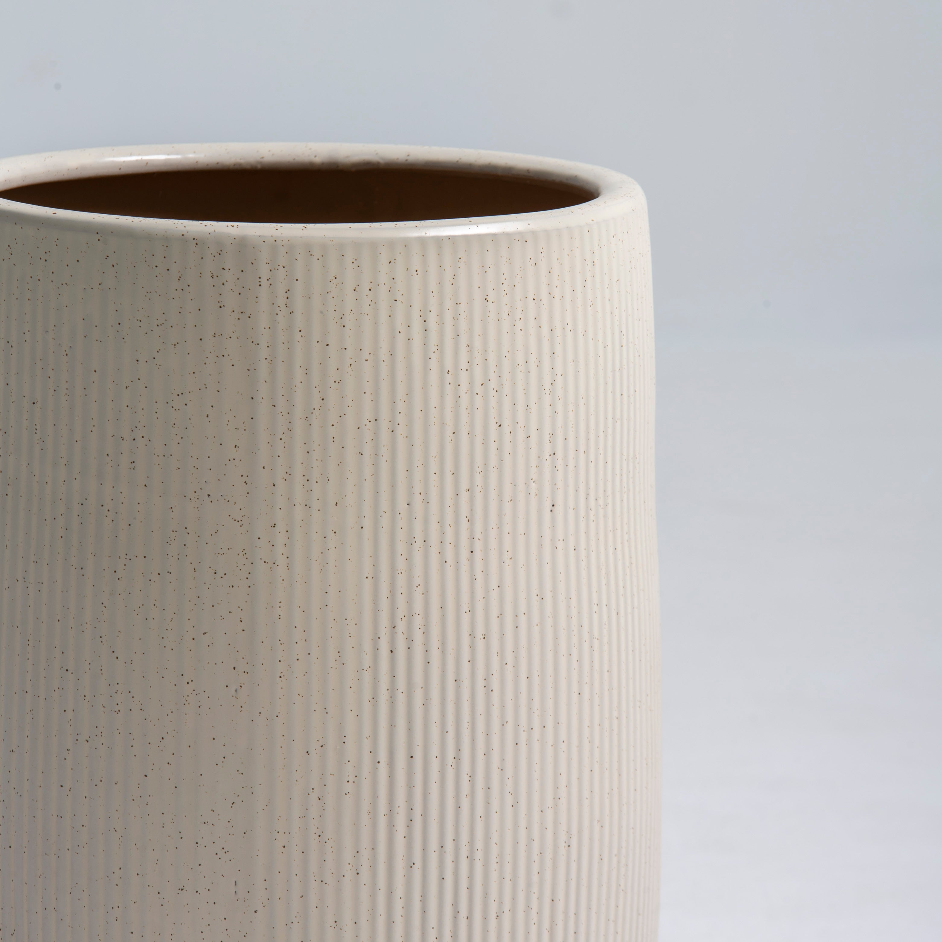 LUMO HALF OVAL SHAPE PLANTER - Art and craft furniture 