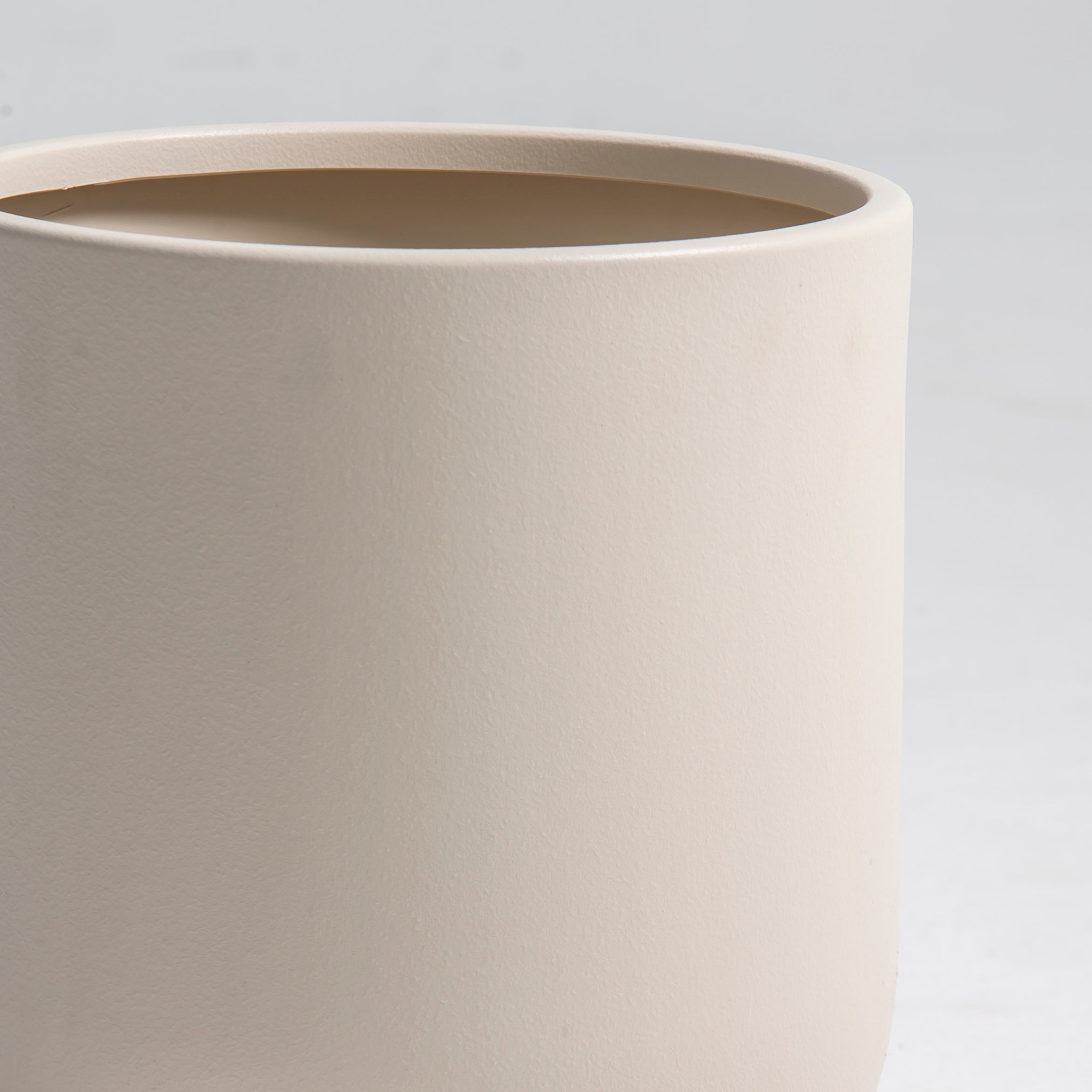 LUMO WHITE PLANTER - Art and craft furniture 